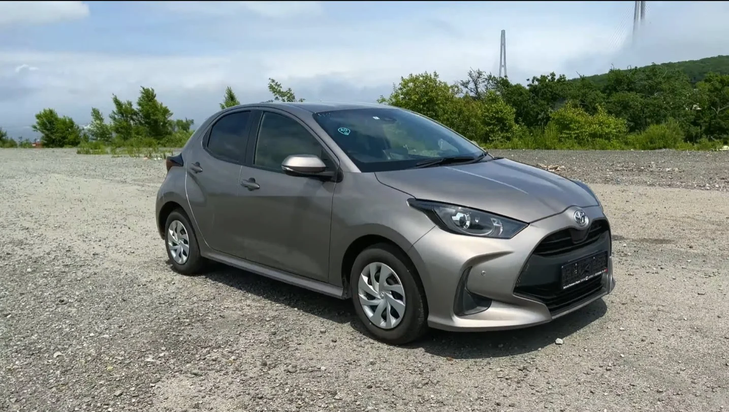Toyota Yaris — компактный, экономичный, надёжный 🚗 - миниатюра 2