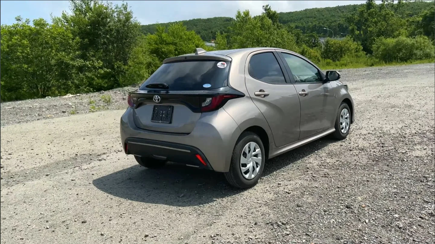 Toyota Yaris — компактный, экономичный, надёжный 🚗 - миниатюра 4