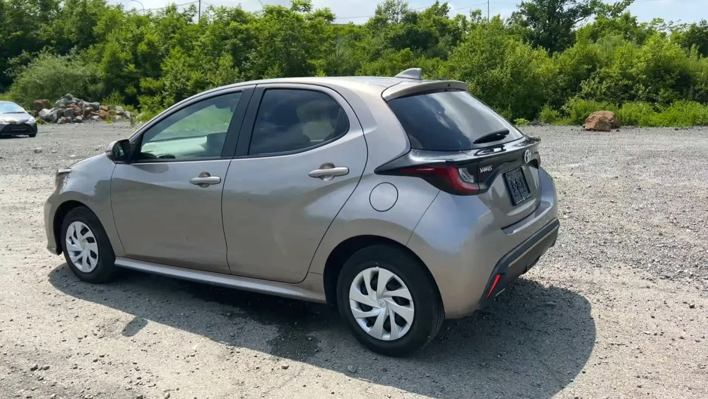 Toyota Yaris — компактный, экономичный, надёжный 🚗 - миниатюра 6