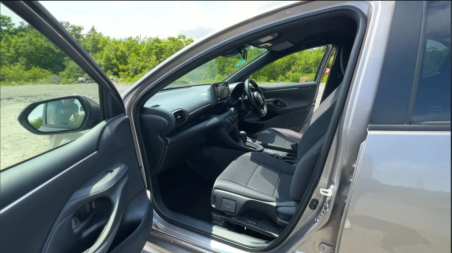 Toyota Yaris — компактный, экономичный, надёжный 🚗 - миниатюра 8