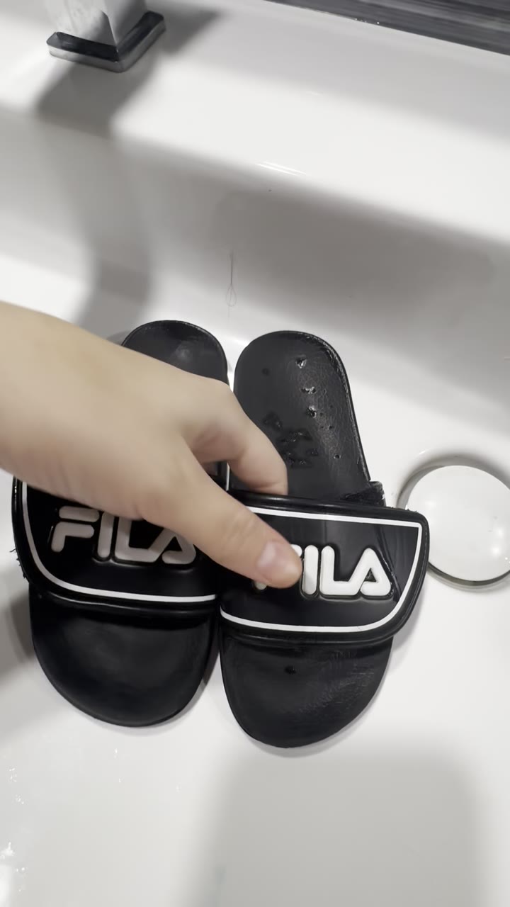 детские шлепки Fila - видео 4