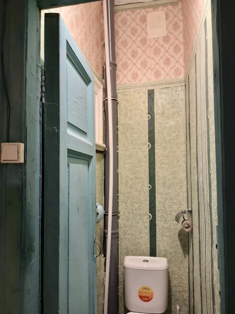 Уютная комната в трехкомнатной квартире в центре Санкт-Петербурга - миниатюра 14