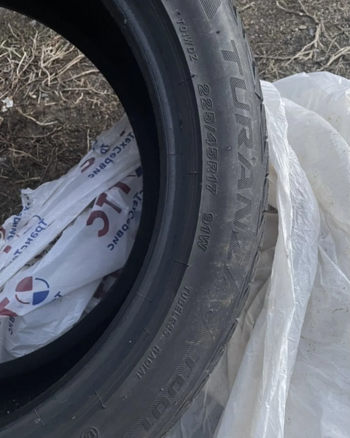 Bridgestone turanza t001 225/45 R17 - миниатюра 2