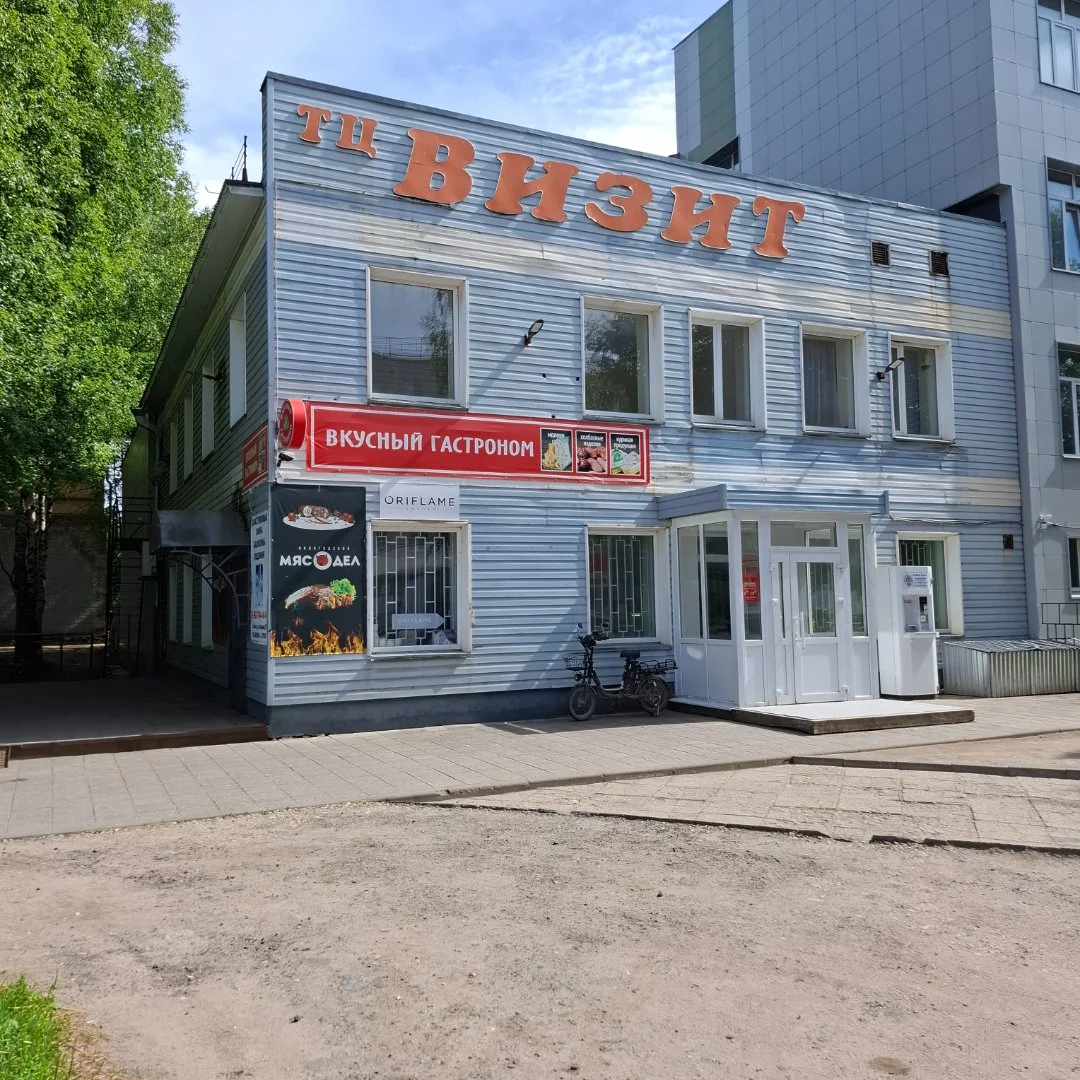 двухэтажное здание площадь 370 м.кв центральная часть г.Сокол Вологодская область