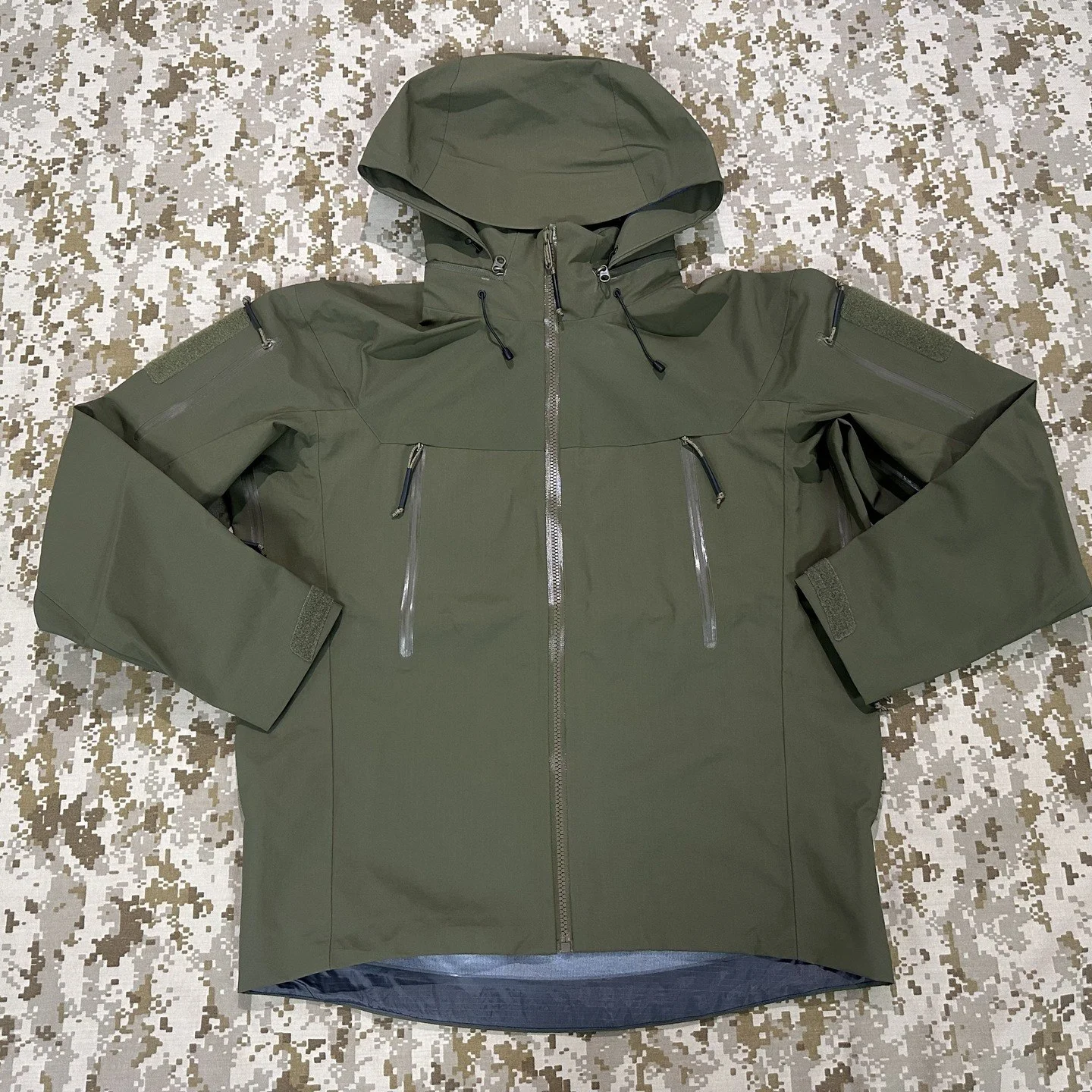 Arcteryx LEAF Alpha Gen2.2 Hardshell Jacket - миниатюра 4