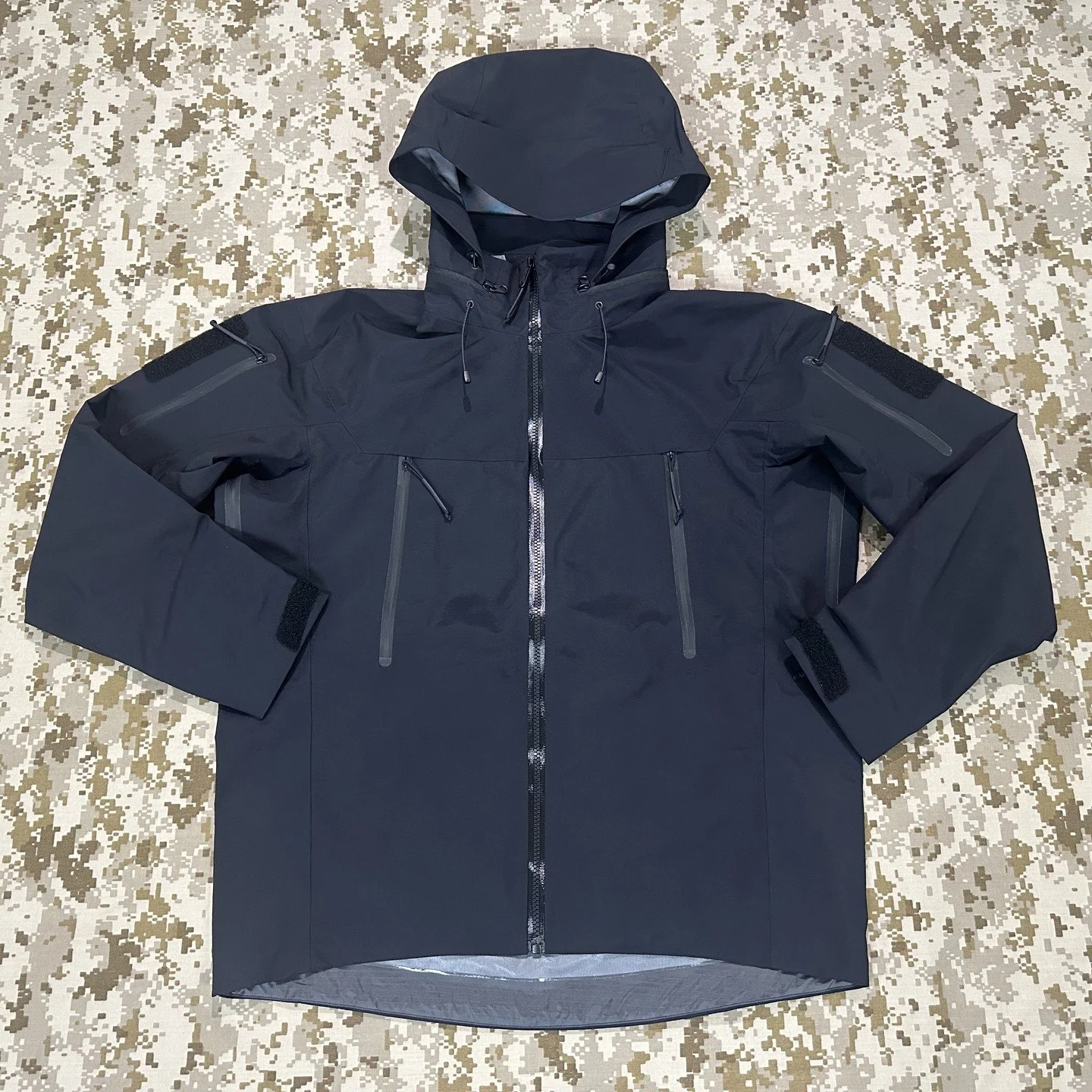Arcteryx LEAF Alpha Gen2.2 Hardshell Jacket - миниатюра 6