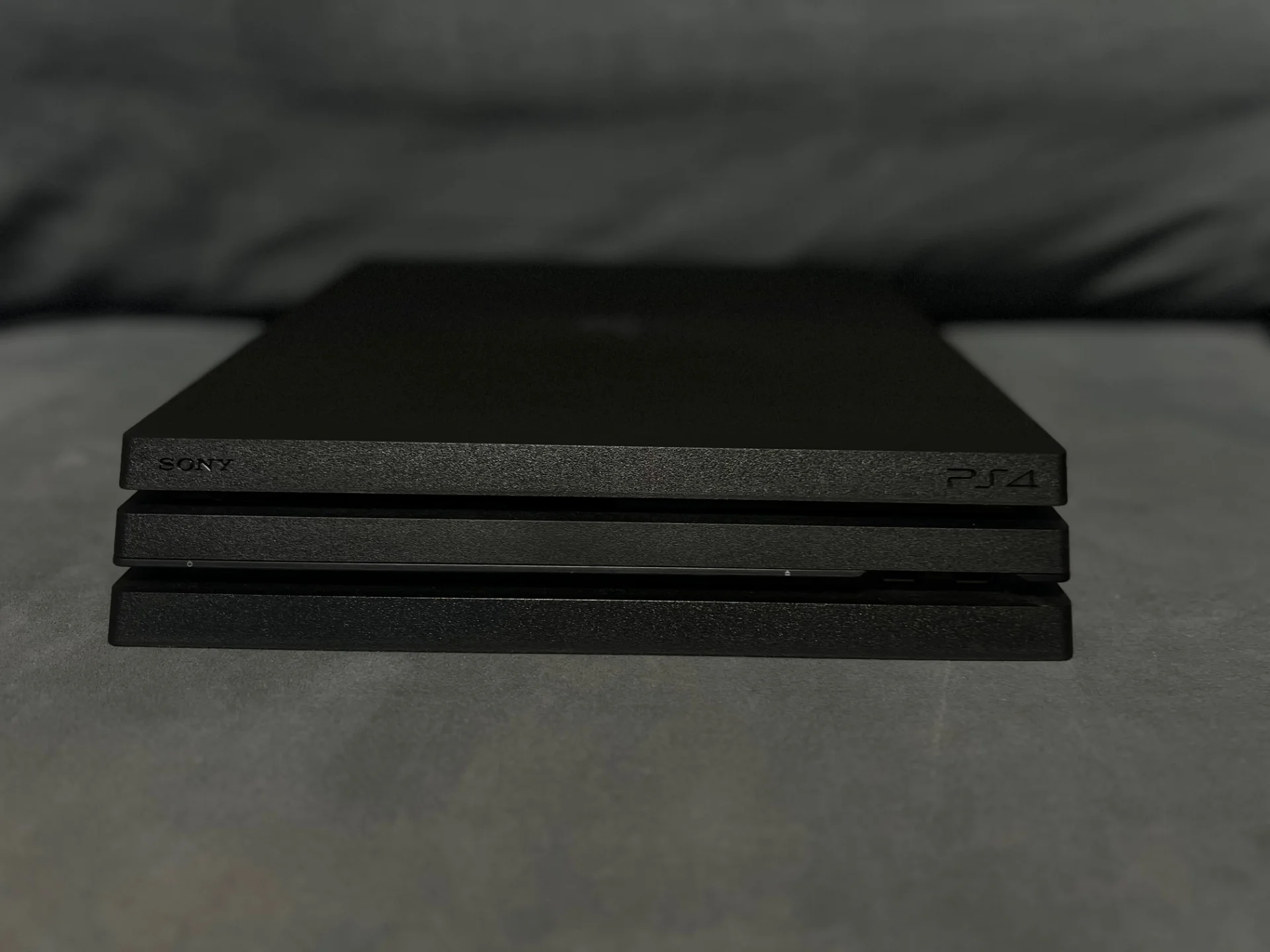 Sony Playstation 4 pro 2Tb - миниатюра 2