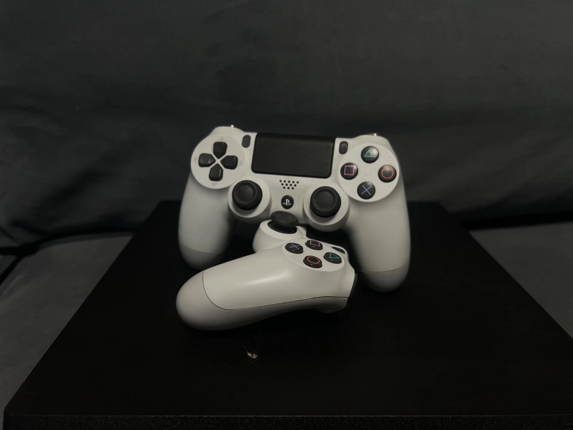 Sony Playstation 4 pro 2Tb - миниатюра 3