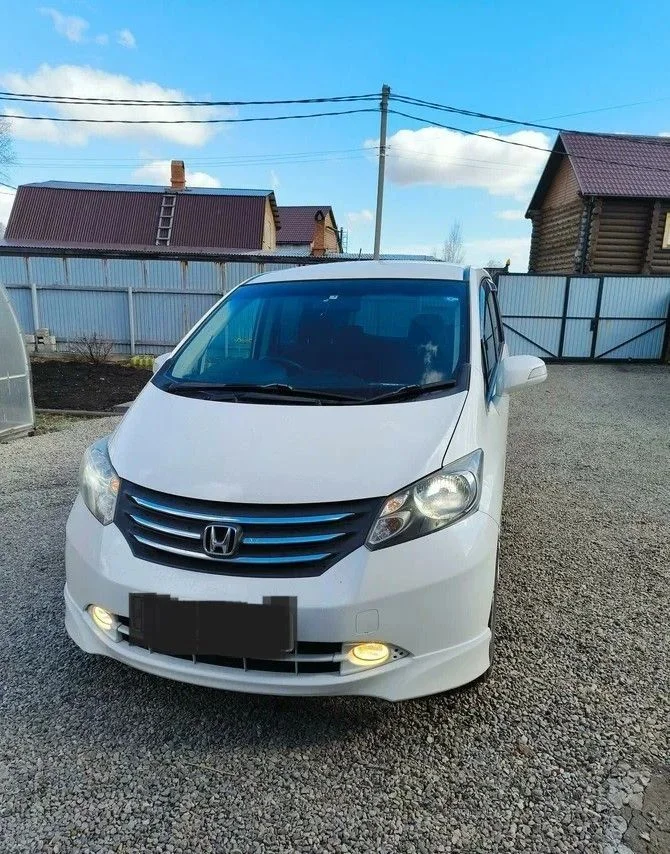 Honda Freed 2013 года - изображение 1