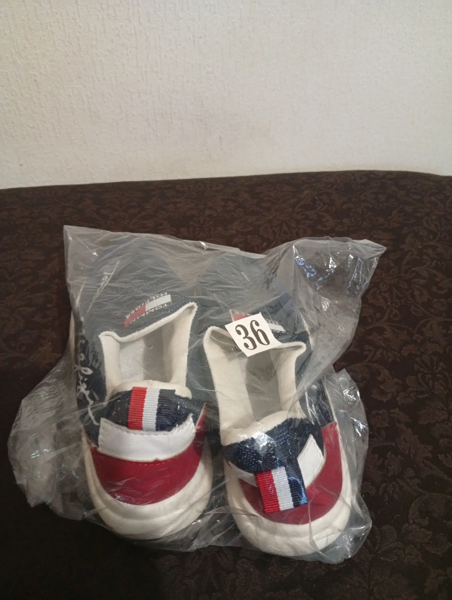 Кроссовки-слипоны Tommy Hilfiger женские 36 размер - изображение 1