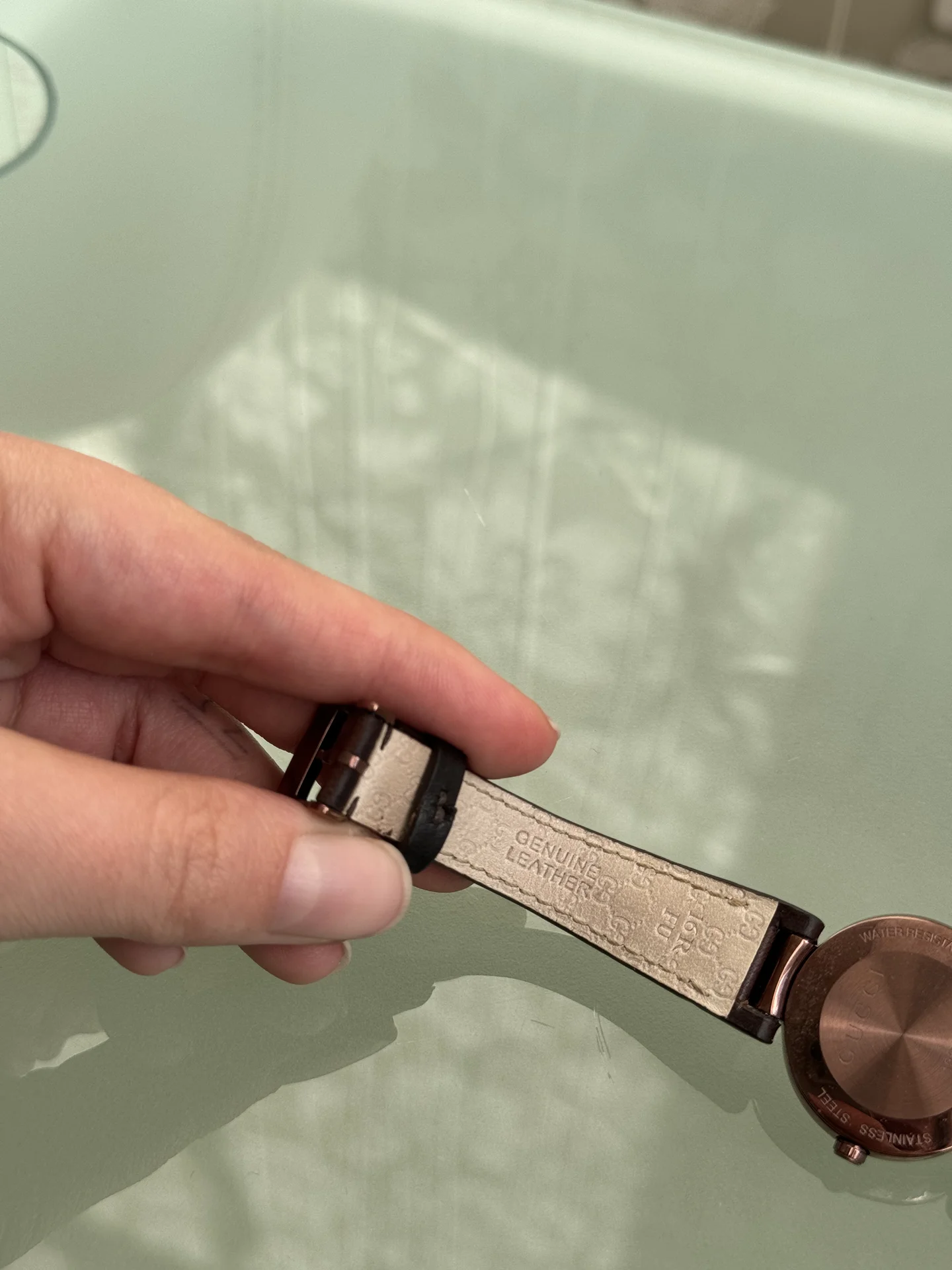 Часы Gucci 145.5 Swiss Made, оригинал, не ходят - миниатюра 4