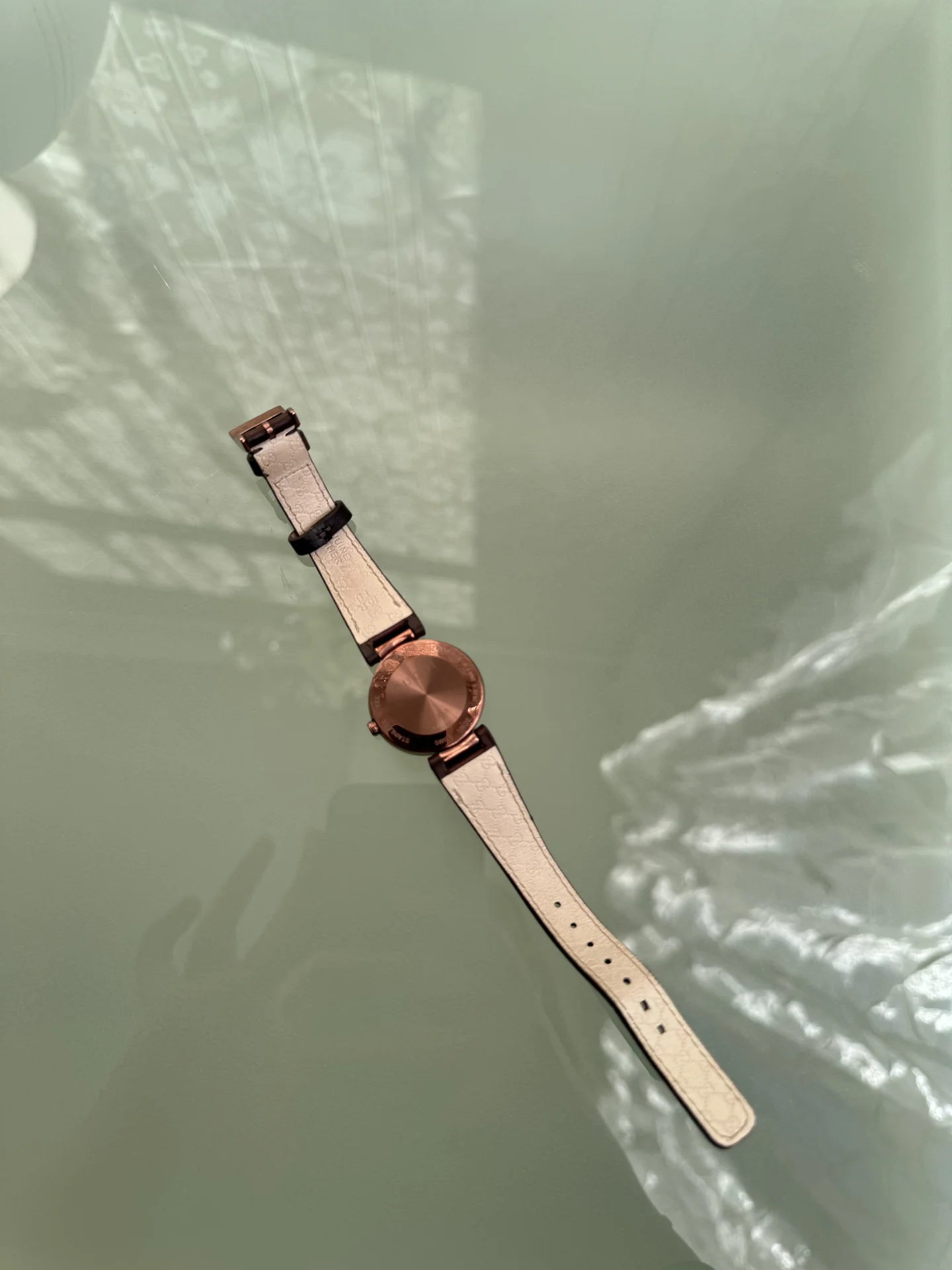 Часы Gucci 145.5 Swiss Made, оригинал, не ходят - миниатюра 6