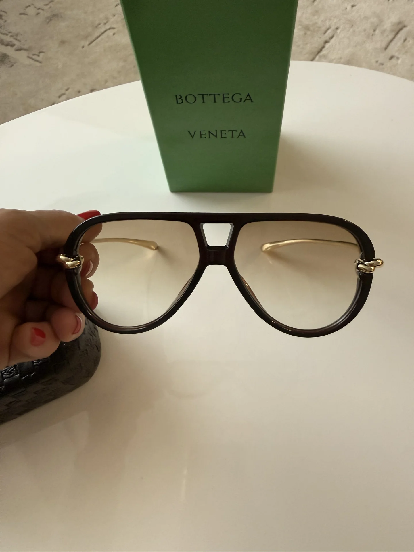 солнцезащитные женские очки Bottega Veneta - миниатюра 4