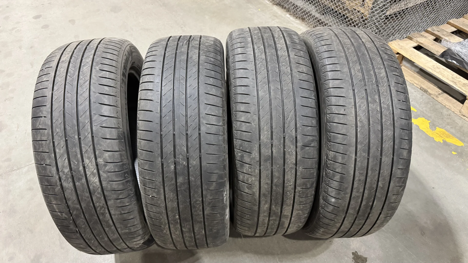 Шины Bridgestone 235/55r19 - изображение 1