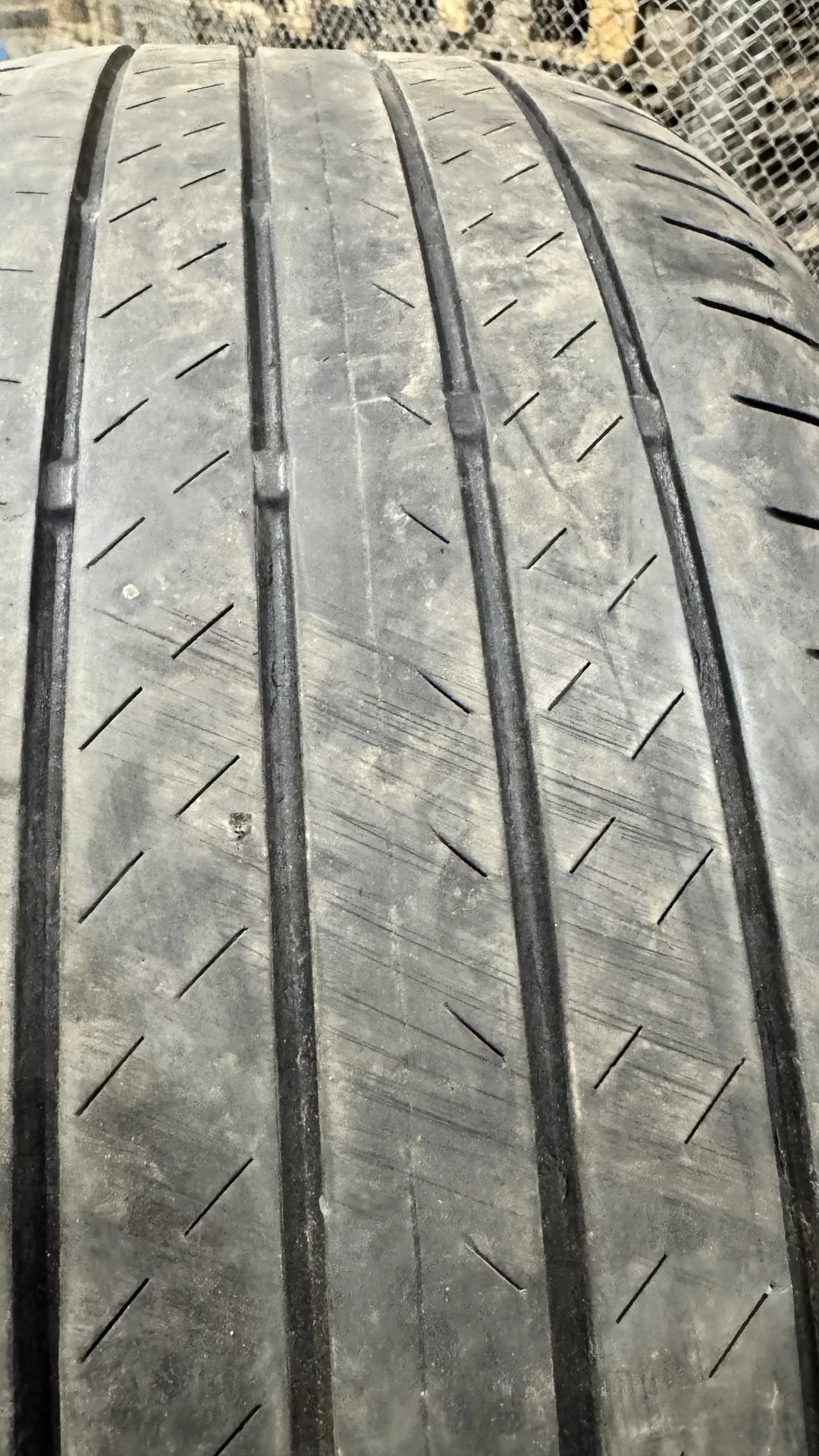 Шины Bridgestone 235/55r19 - миниатюра 4