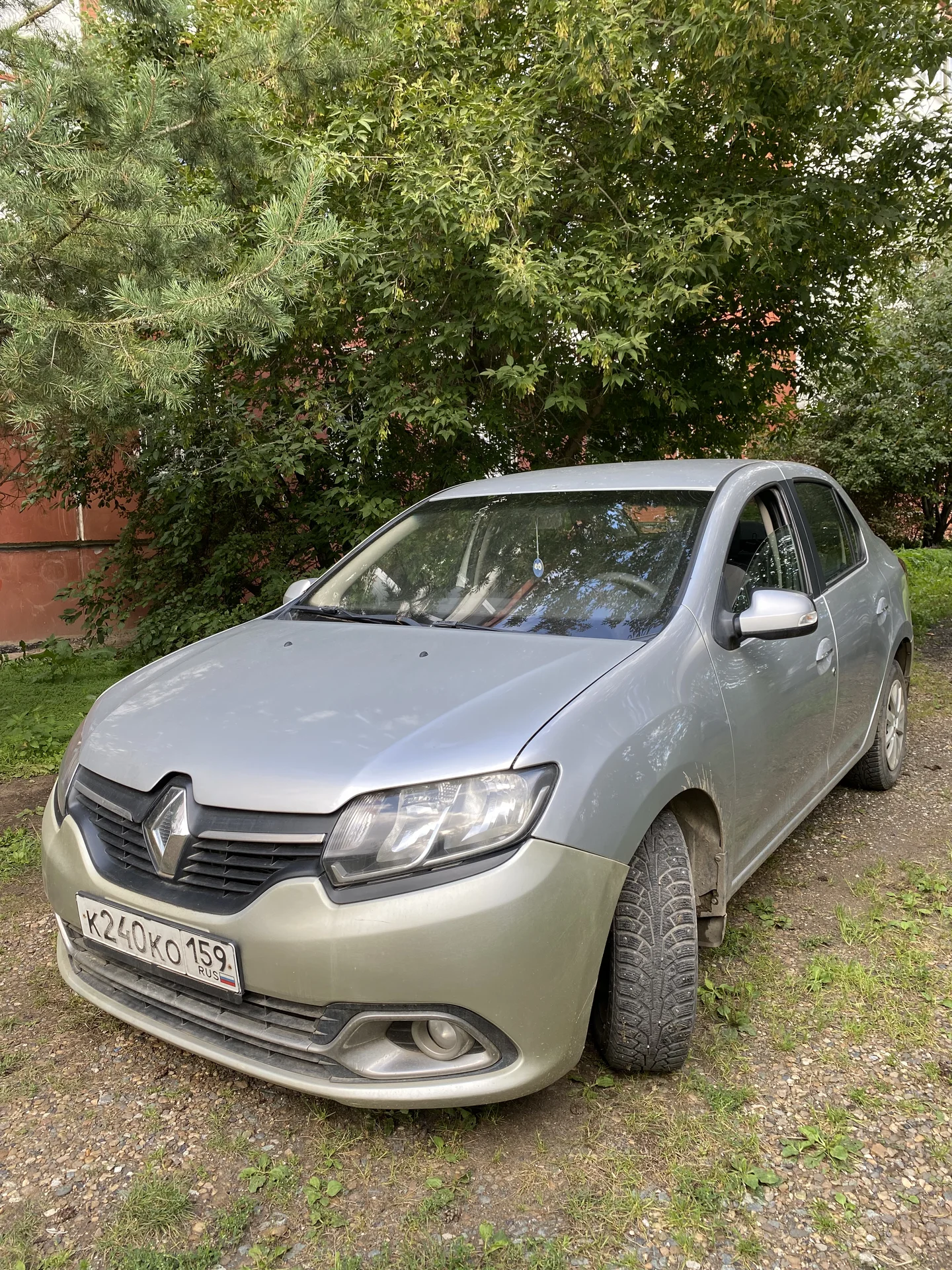 Renault Logan II, 2015, 1.6 (102л.с) - миниатюра 2