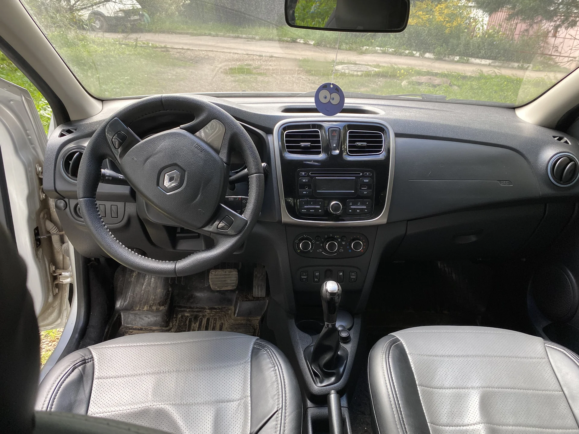 Renault Logan II, 2015, 1.6 (102л.с) - миниатюра 8