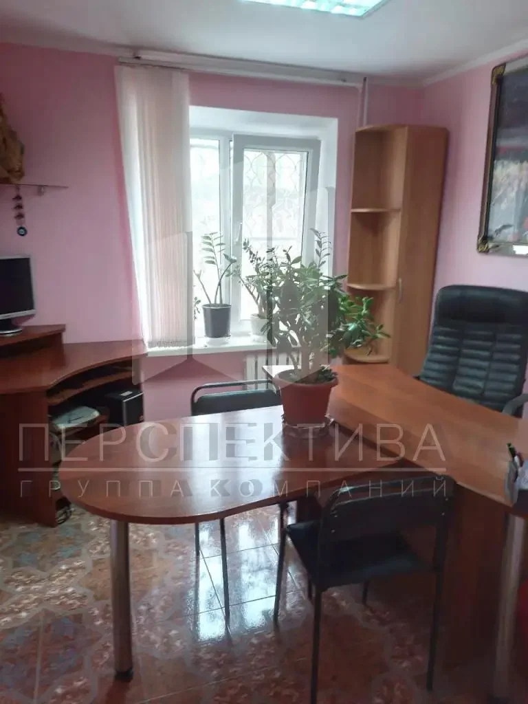 Помещение 60 м2 с арендаторами - изображение 1
