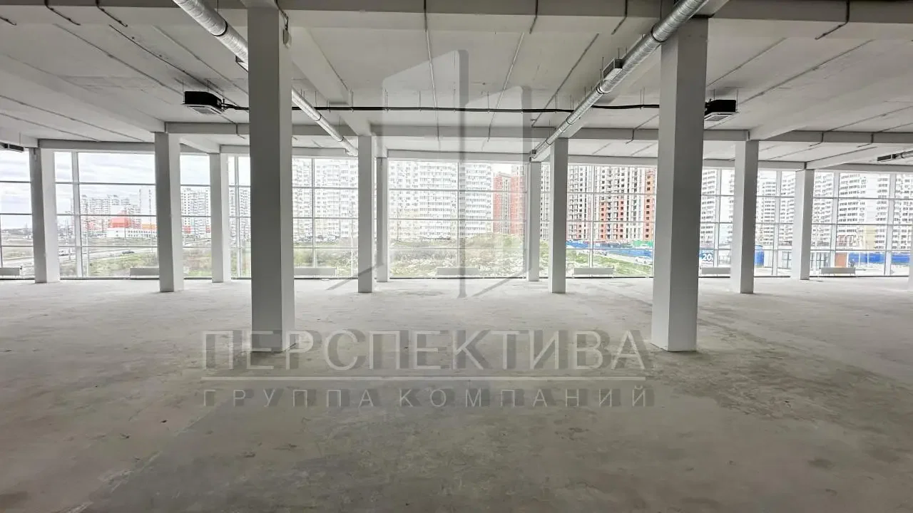 Торговая площадь 2000 м2 - миниатюра 3