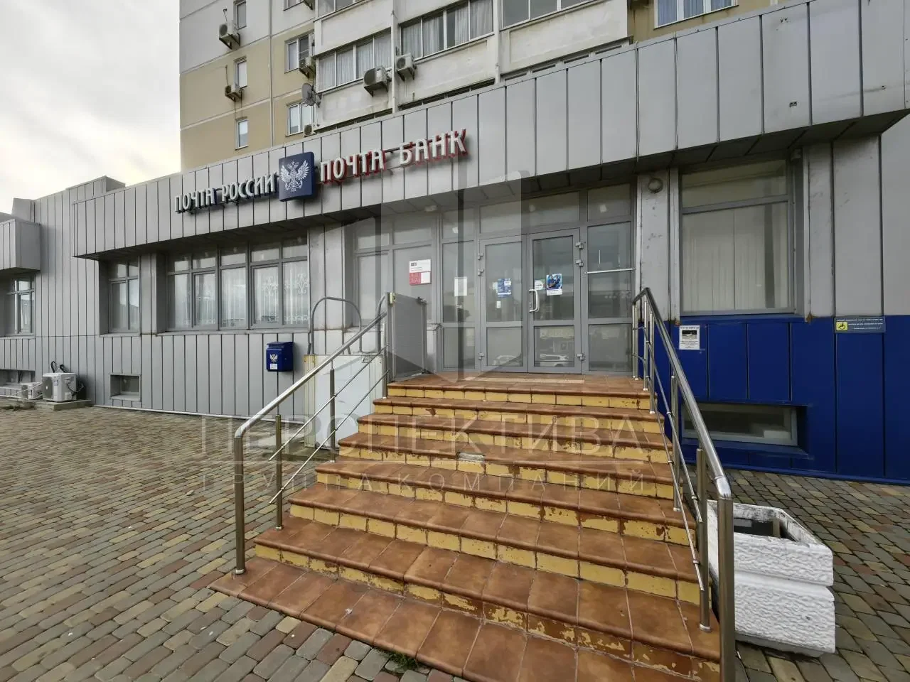 Помещение на первой линии 363 м² с двумя входами + цоколь
