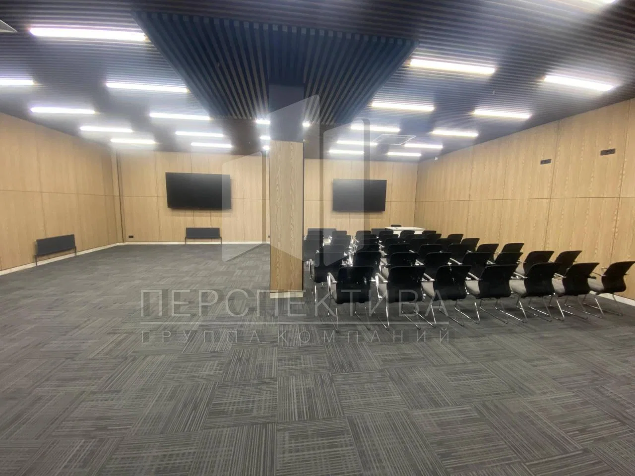 Офис в современном бизнес-центре - миниатюра 7