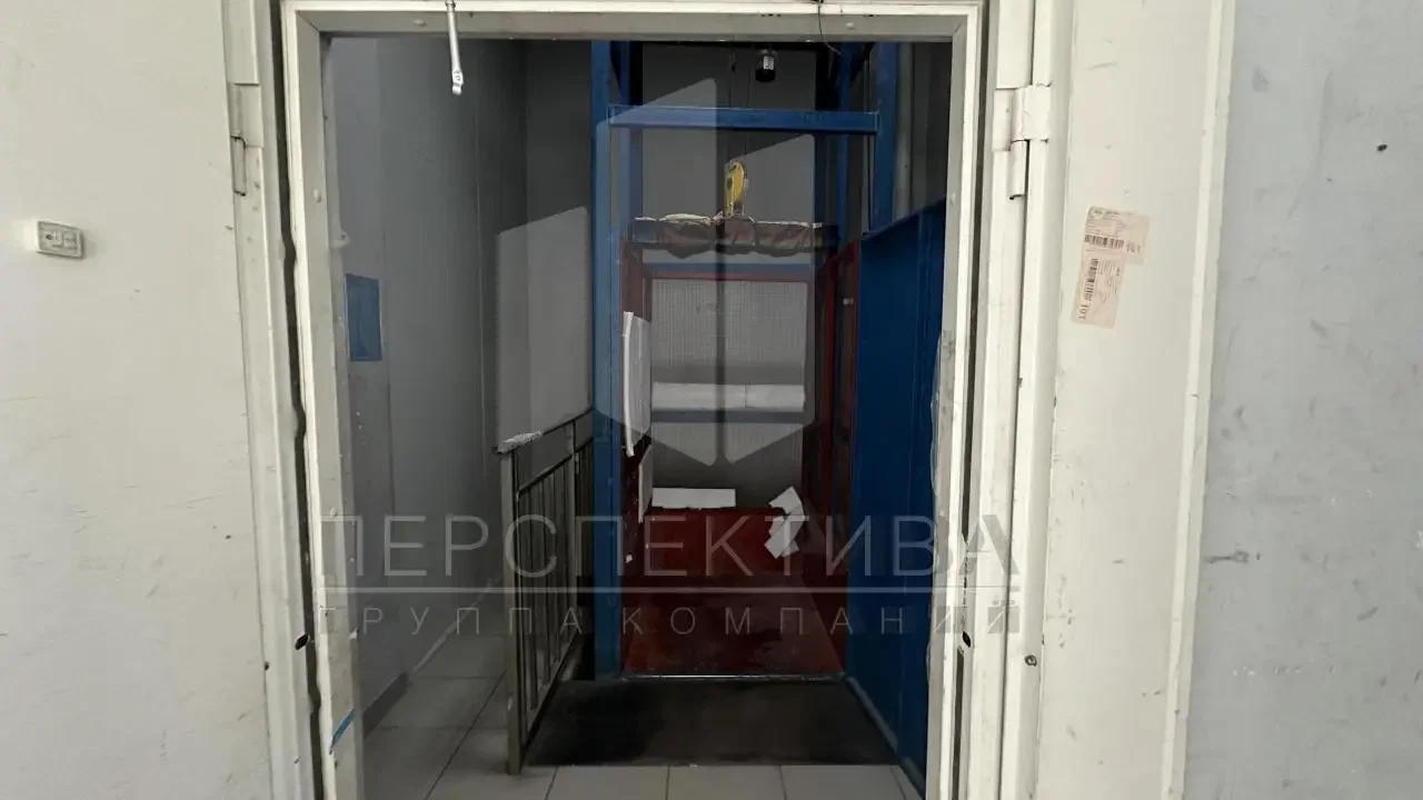 Торговая площадь 1 300 м2 - миниатюра 11