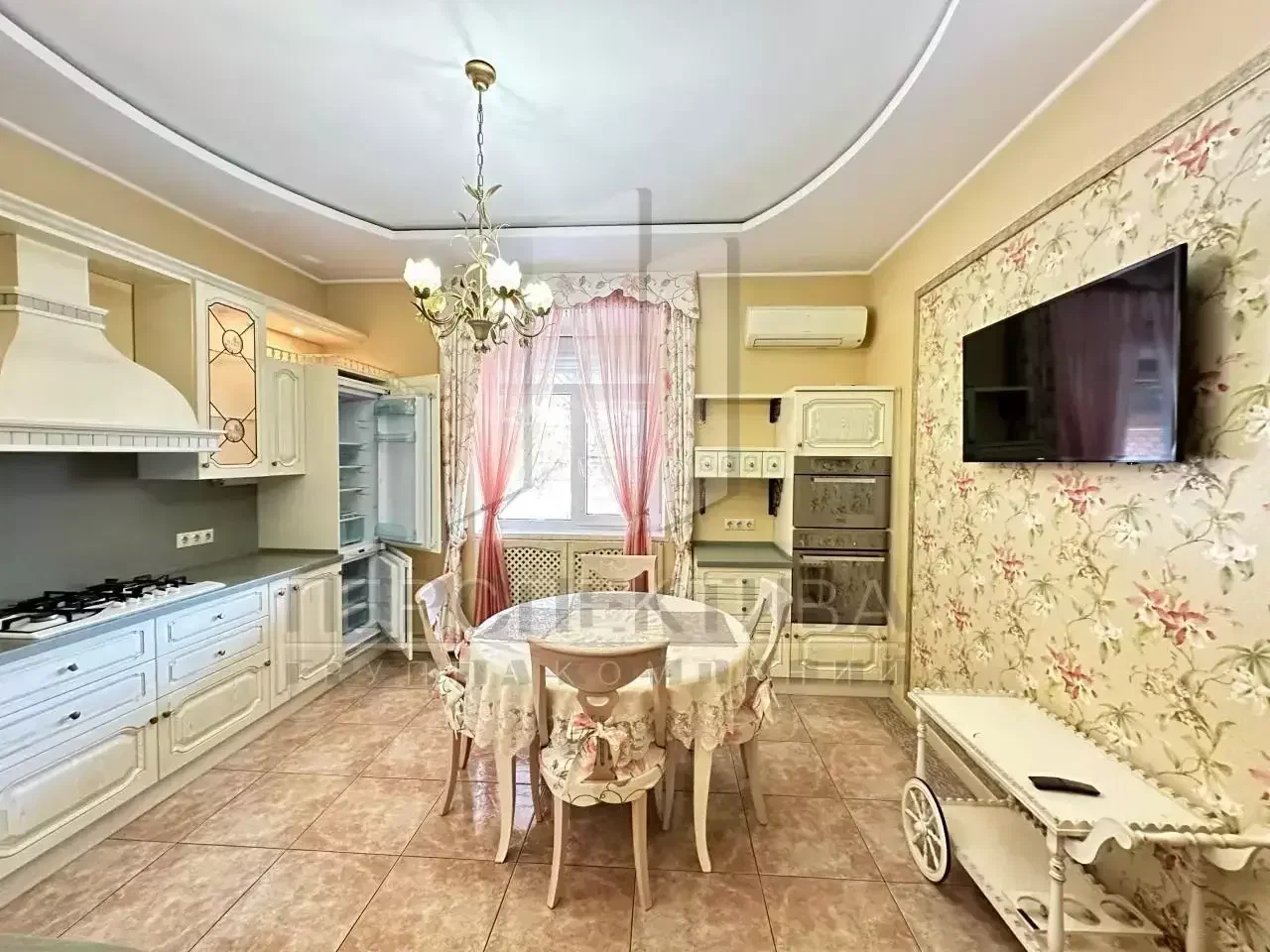 Дом, 336 м2, 3 этажа, 2 спальни - изображение 1