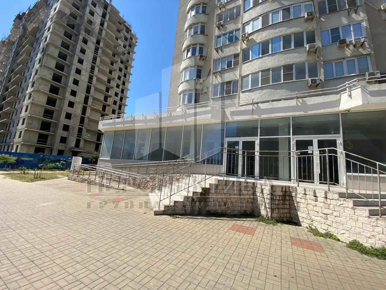 Сдам 190 м2 на первой линии - изображение 1