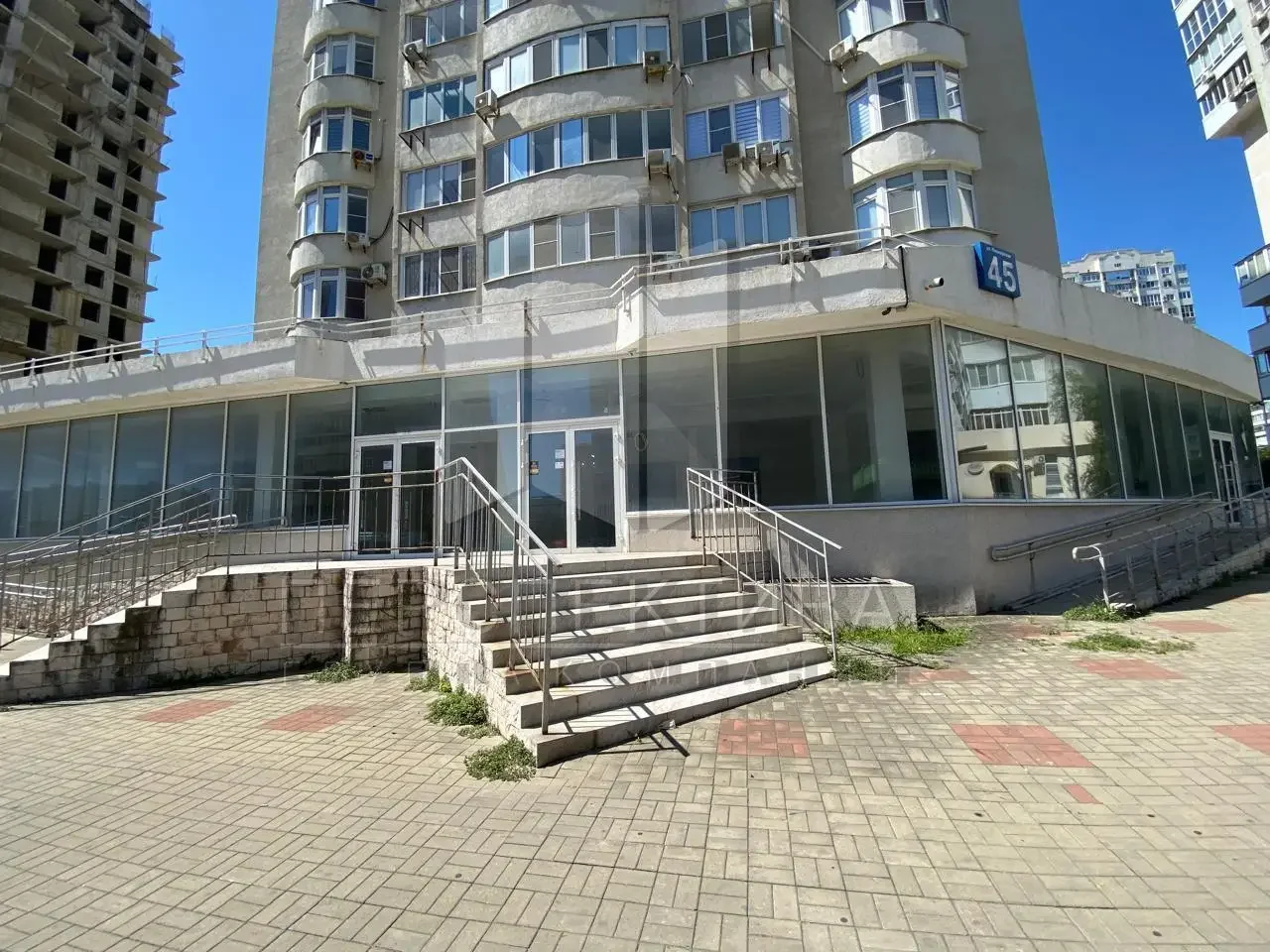 Сдам 190 м2 на первой линии - миниатюра 2