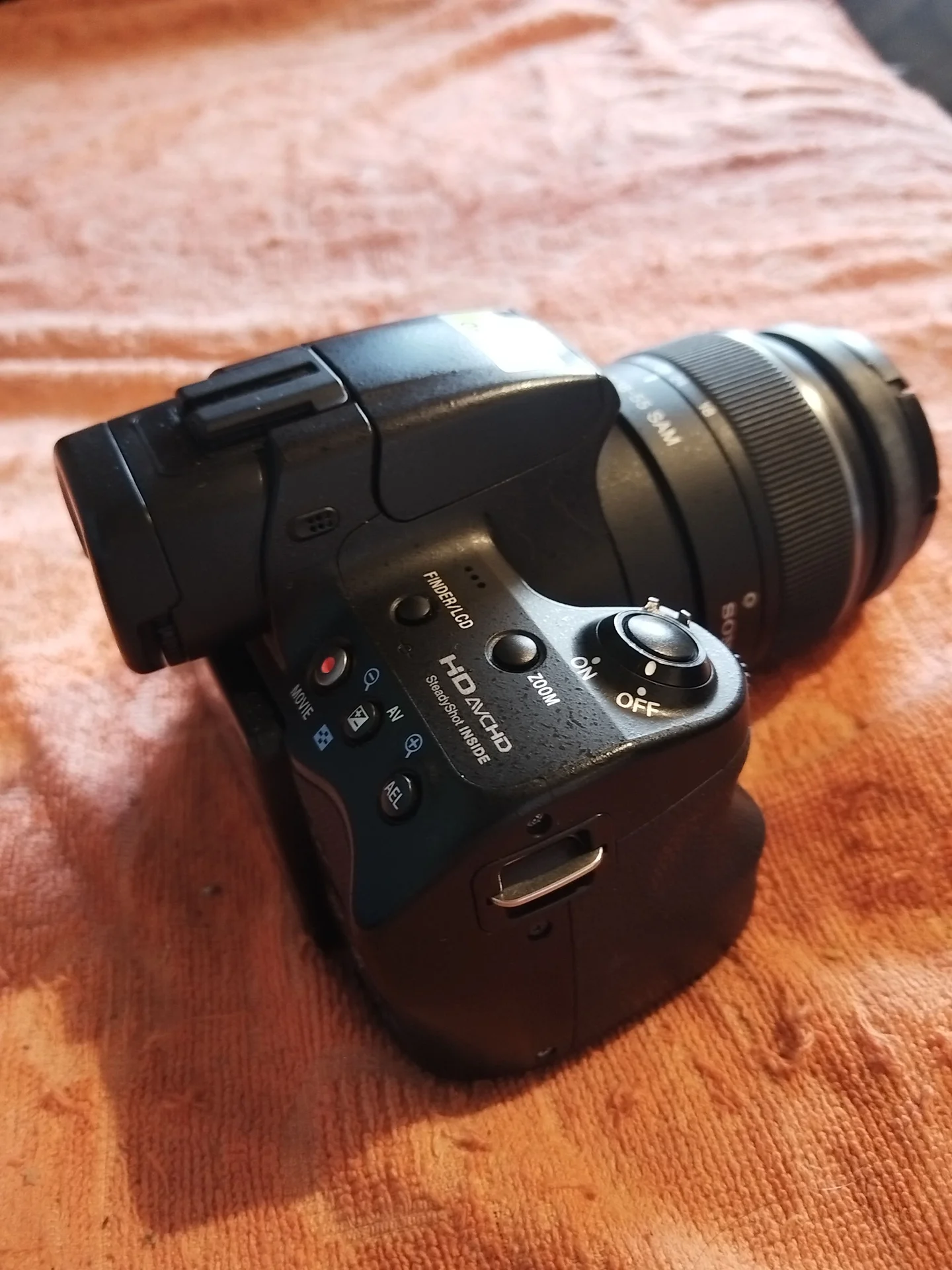Soni SLT a 37 - миниатюра 3