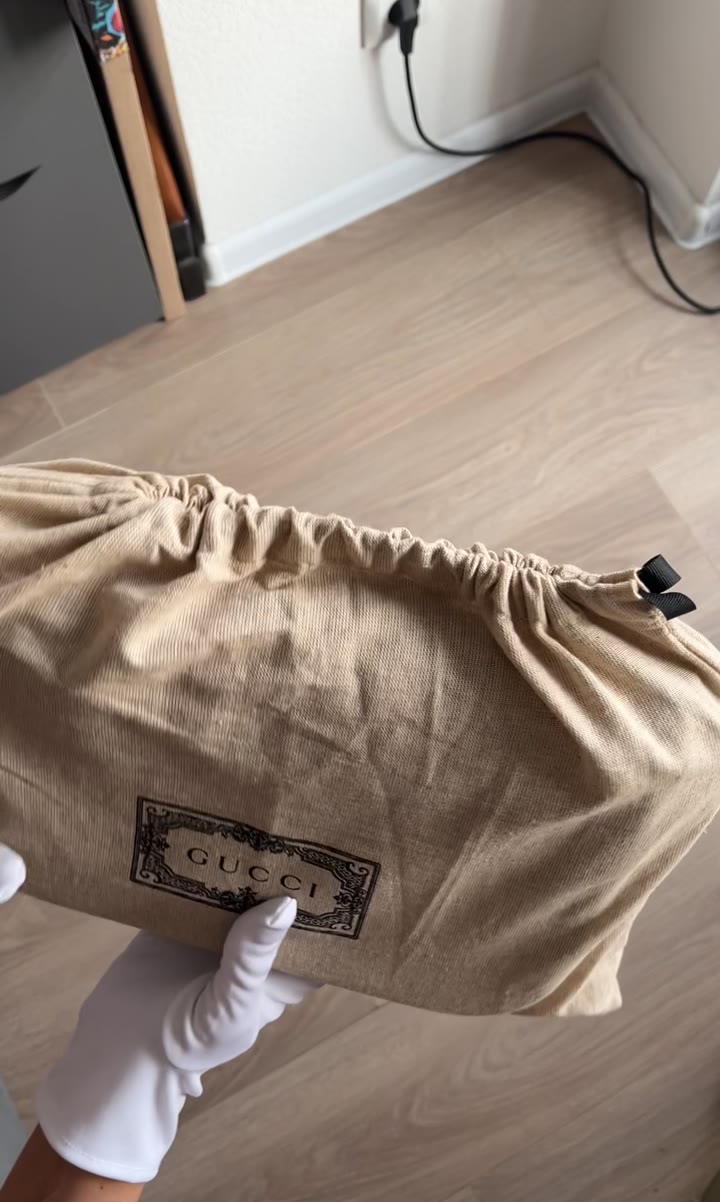Сумка Gucci Canvas Messenger Crossbody Supreme - видео 13