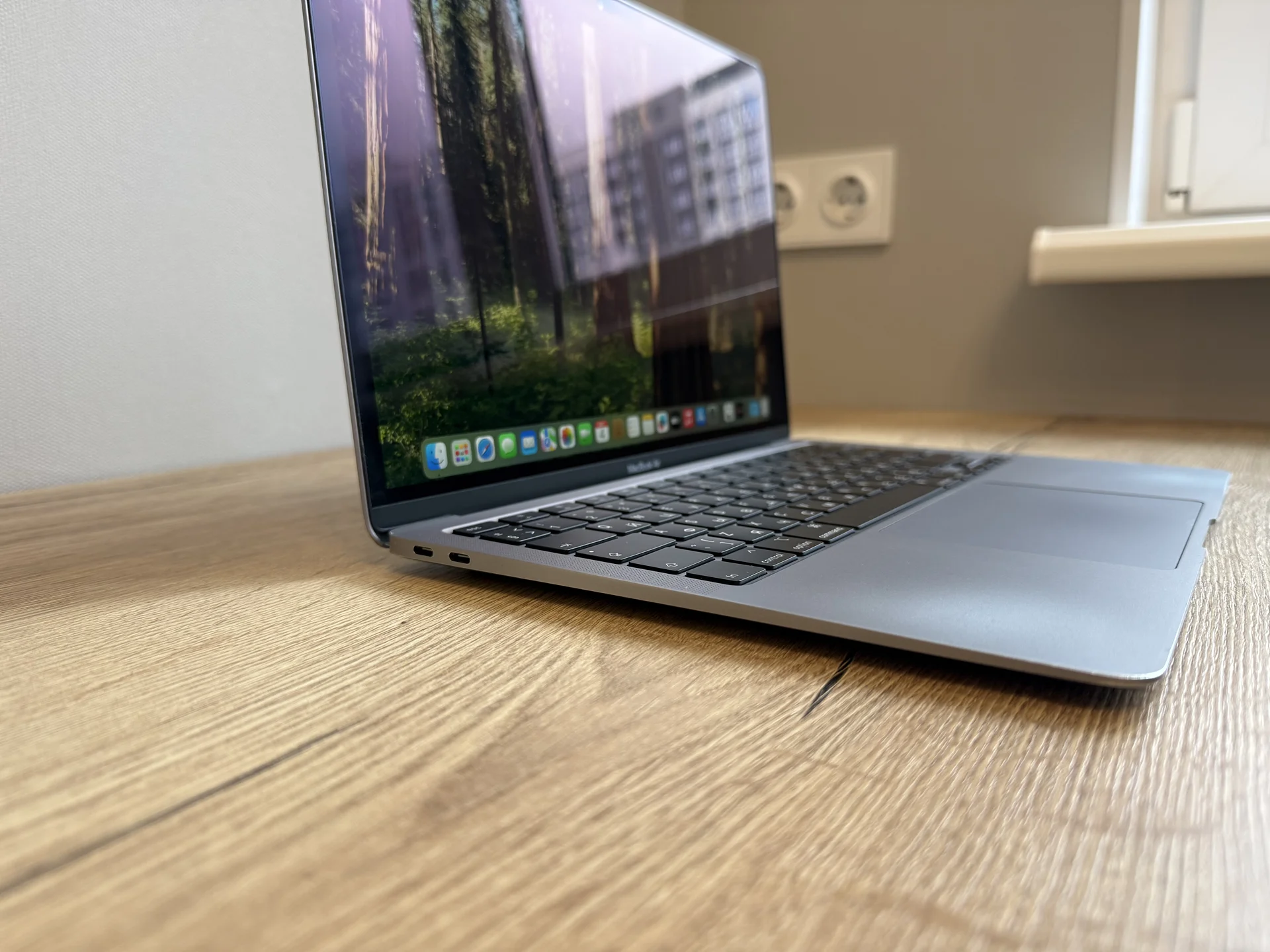 Apple MacBook Air 2020 RAM16/SSD512/Core i7 - миниатюра 4