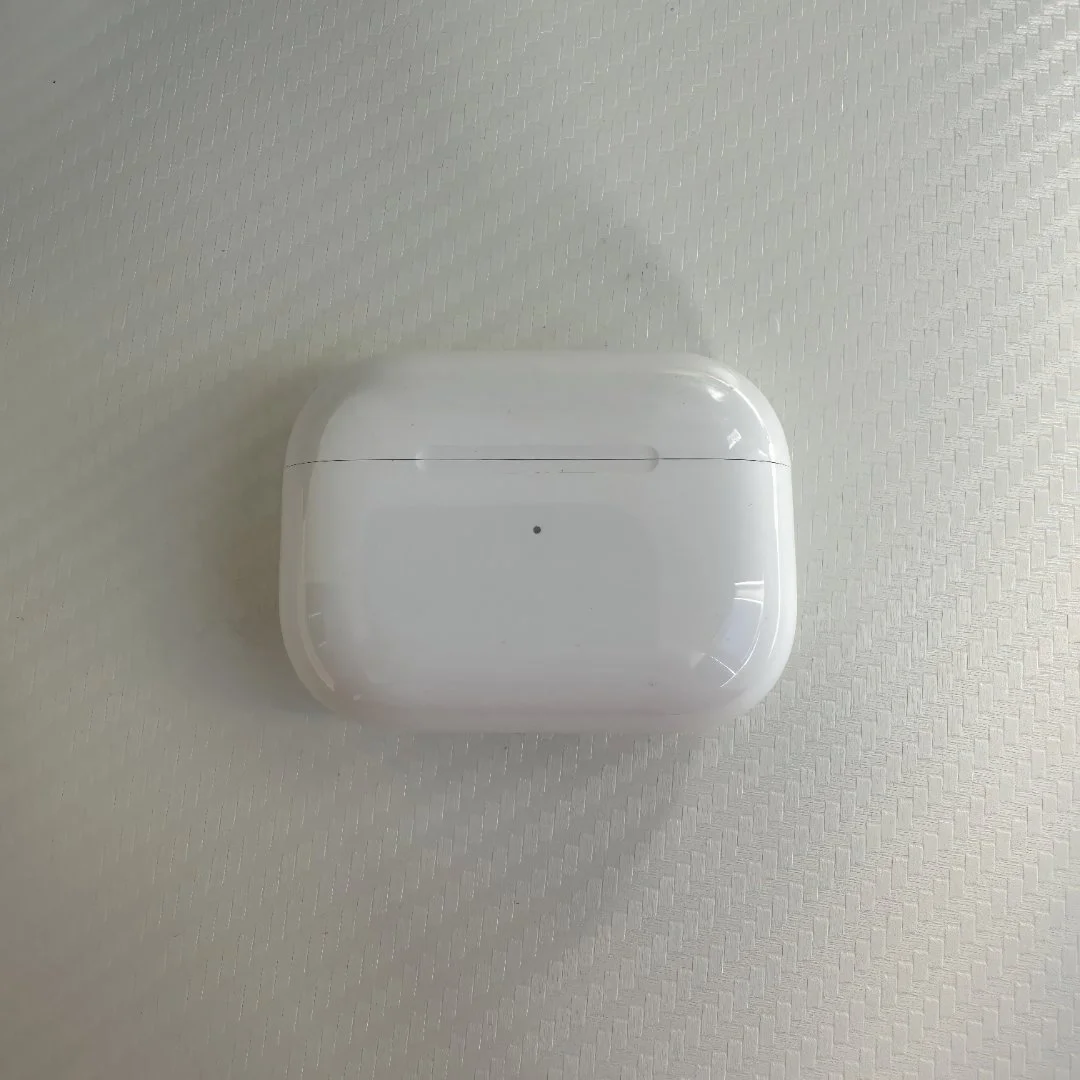 Оригинальный кейс Apple AirPods Pro 2 — A2968 - изображение 1