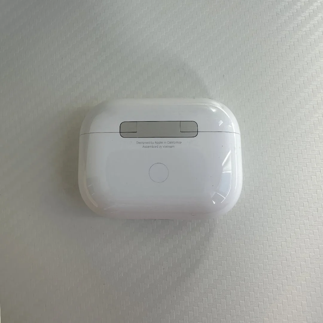Оригинальный кейс Apple AirPods Pro 2 — A2968 - миниатюра 2