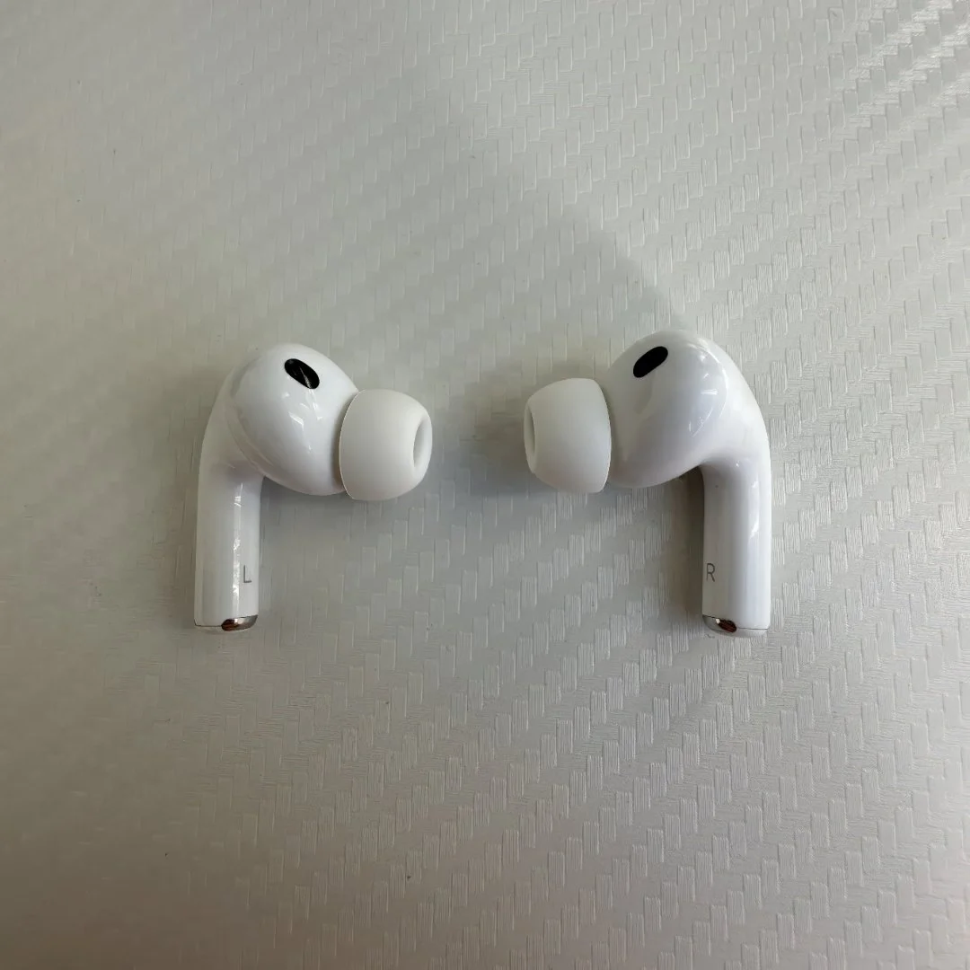 AirPods Pro 3 — A3063 + A3064, без кейса - изображение 1