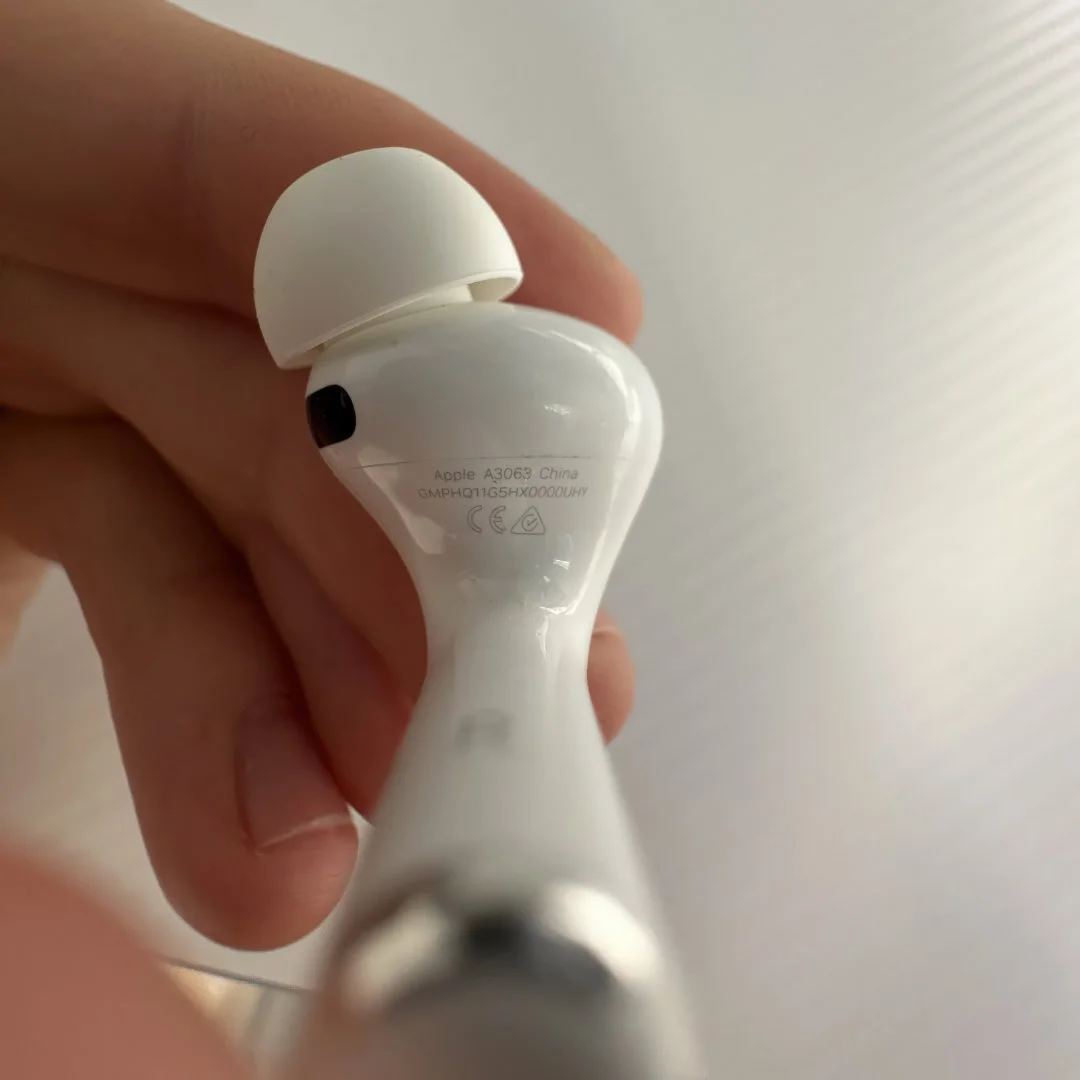 AirPods Pro 3 — A3063 + A3064, без кейса - миниатюра 4
