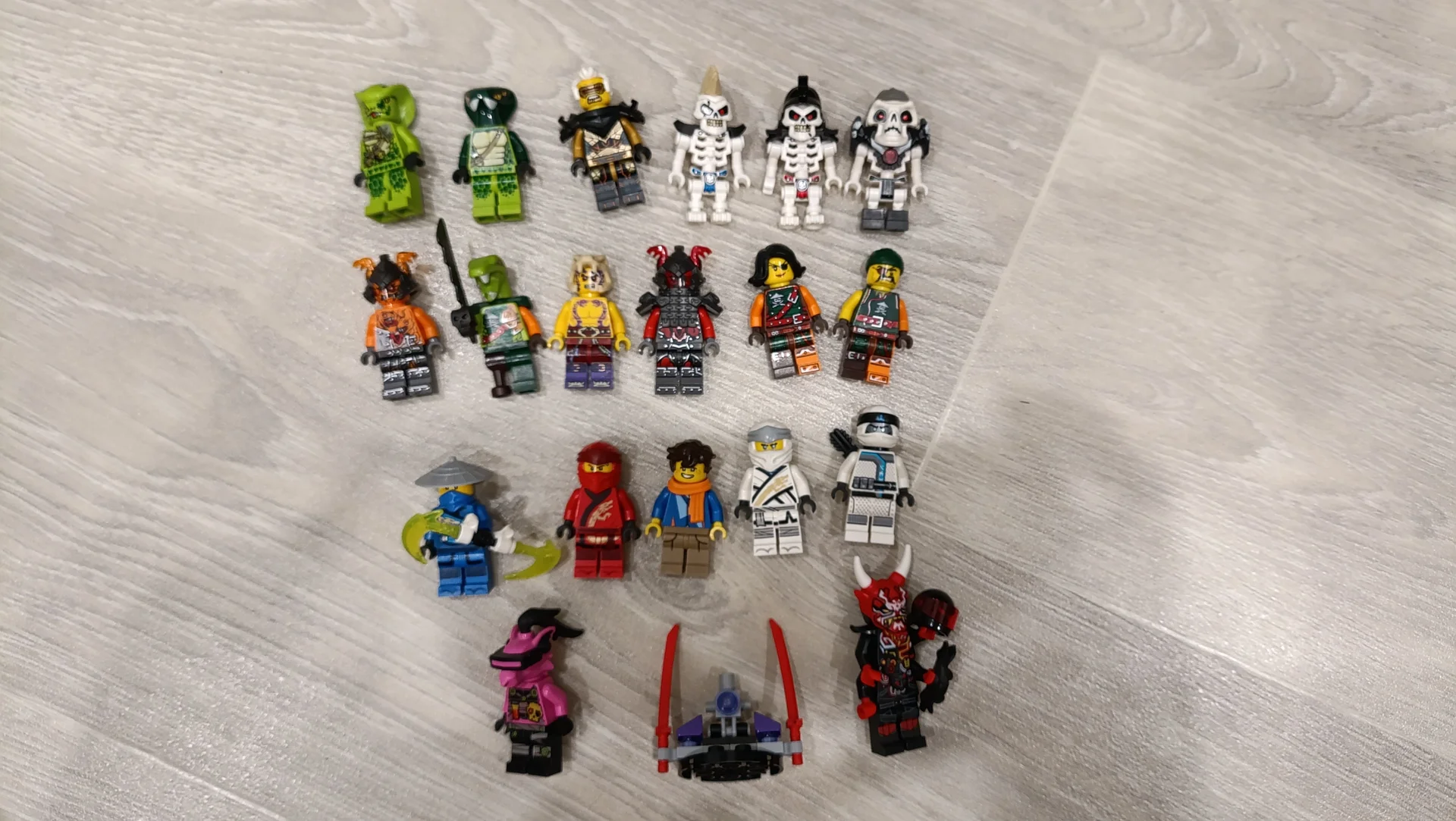 lego фигурки - миниатюра 8