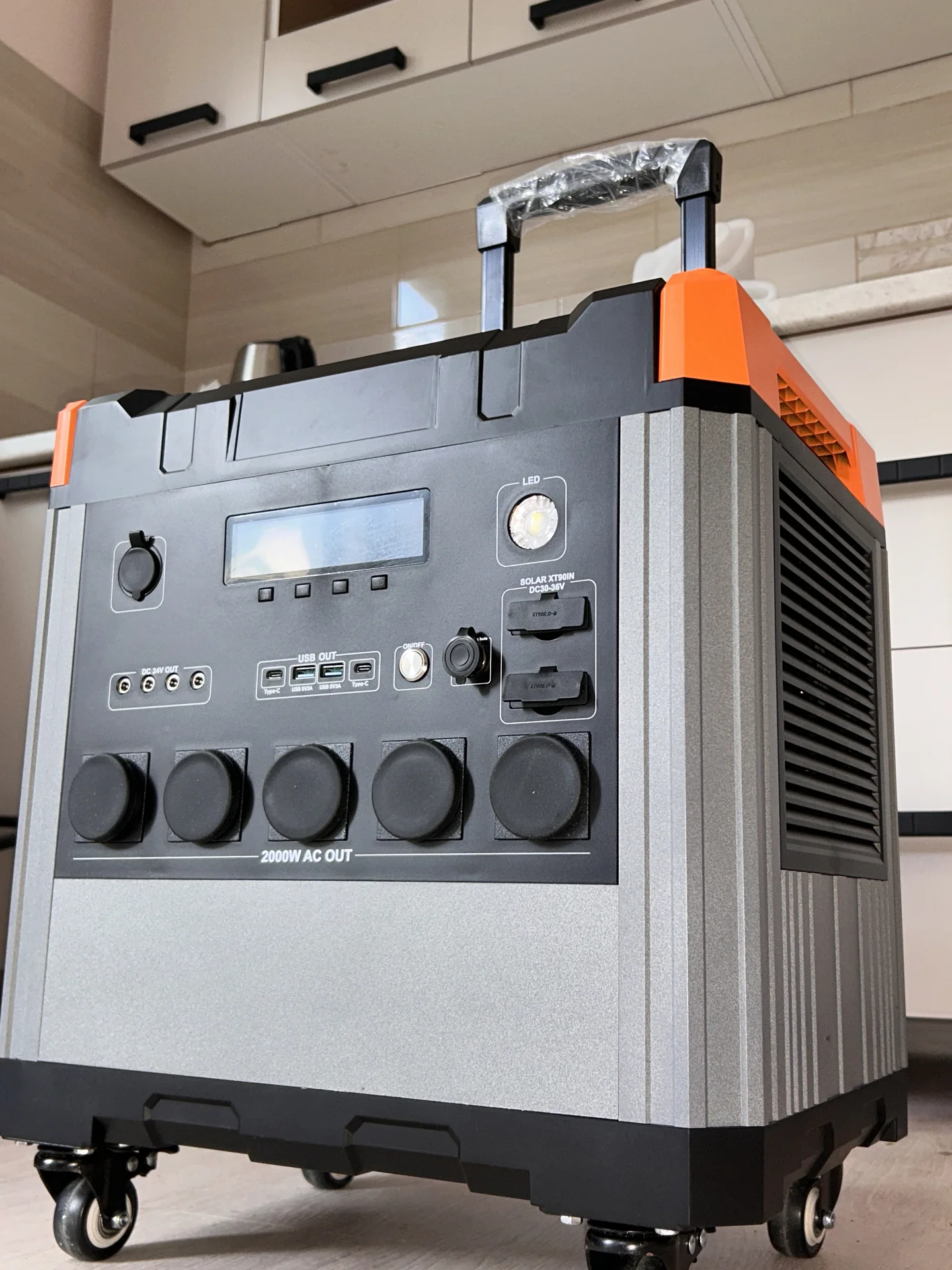 Портативная электростанция 2000w -2200w - миниатюра 2