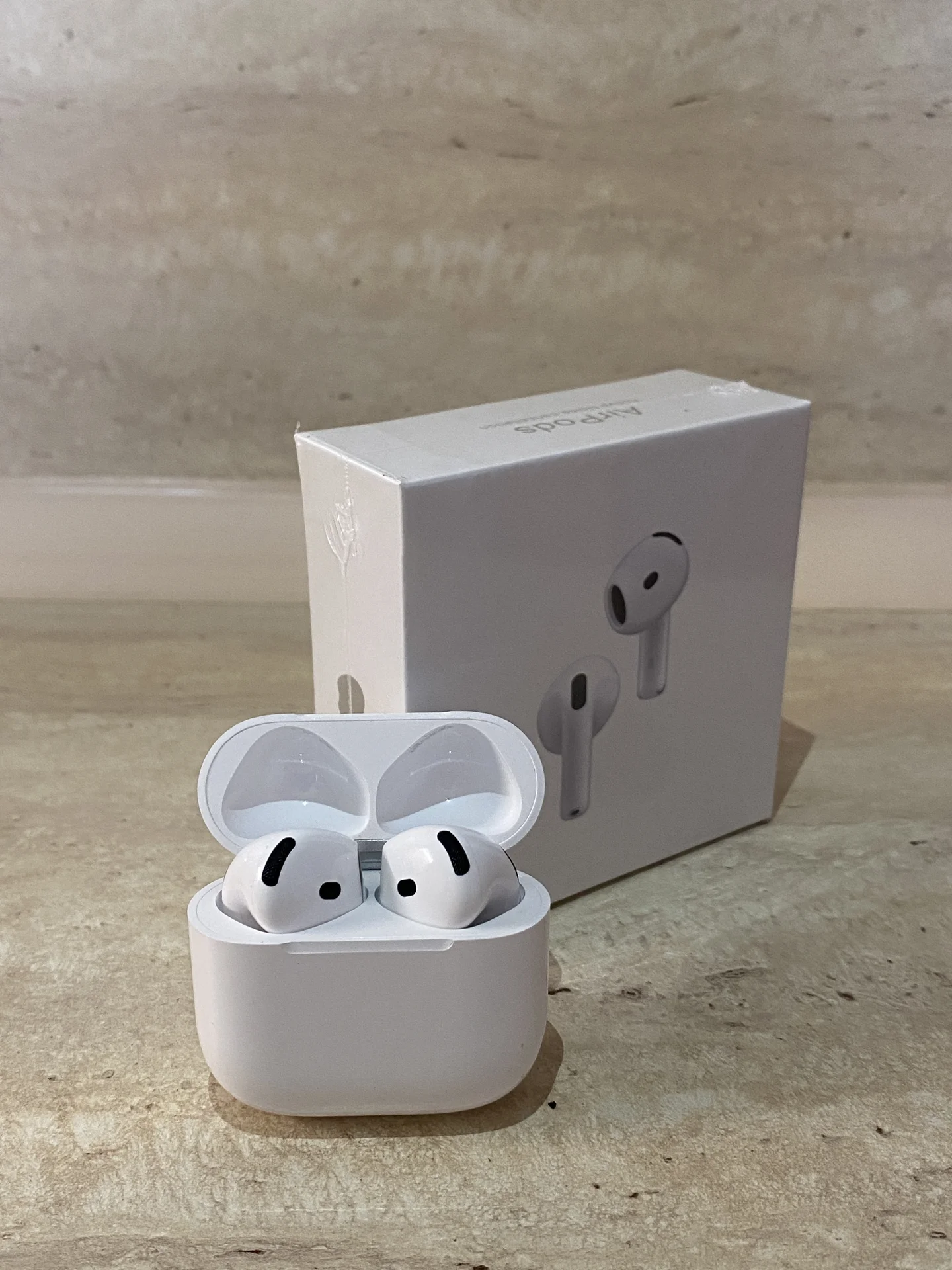 Наушники AirPods 4 - миниатюра 2