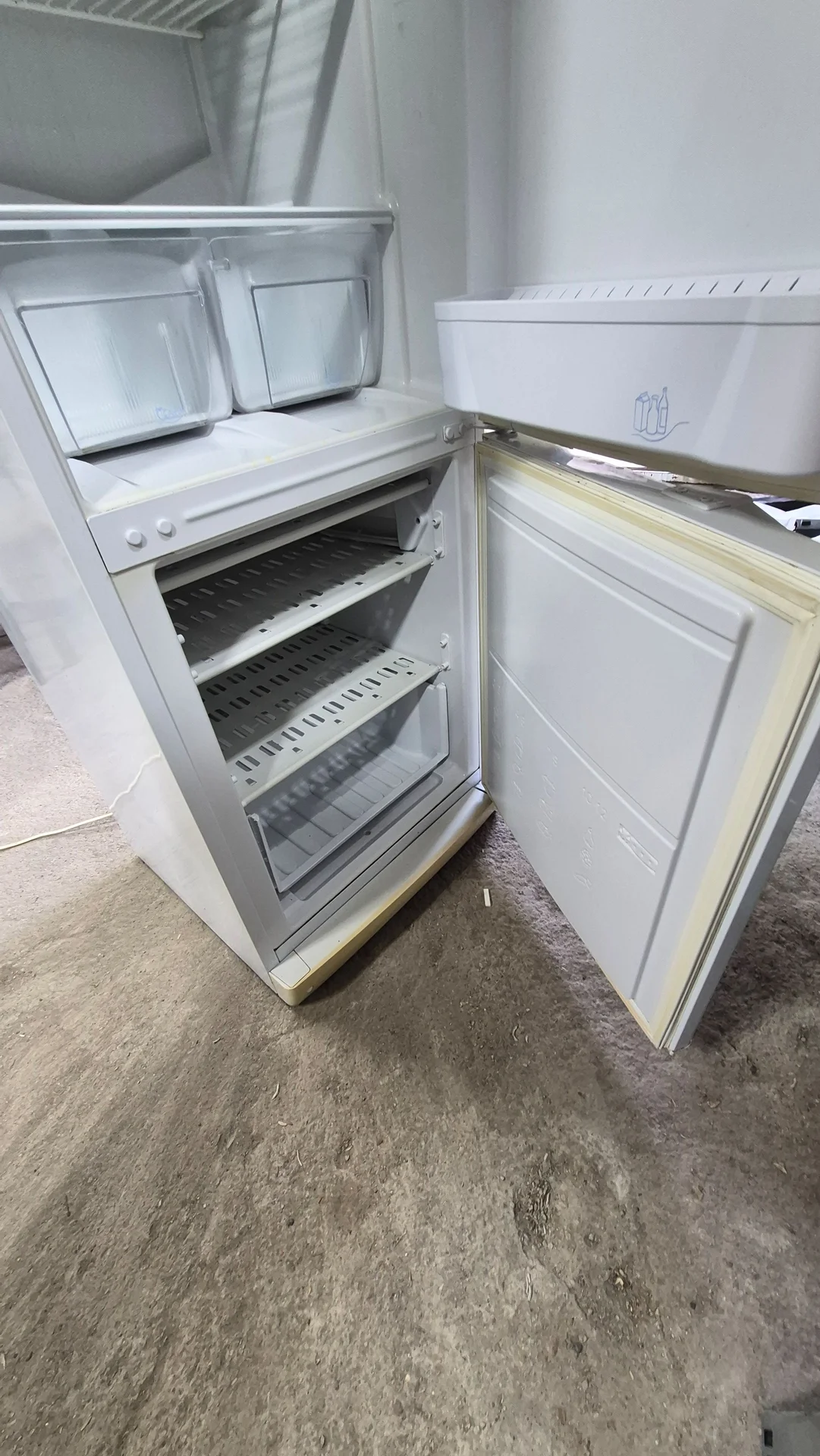 Холодильник indesit SB 200.027 - миниатюра 3