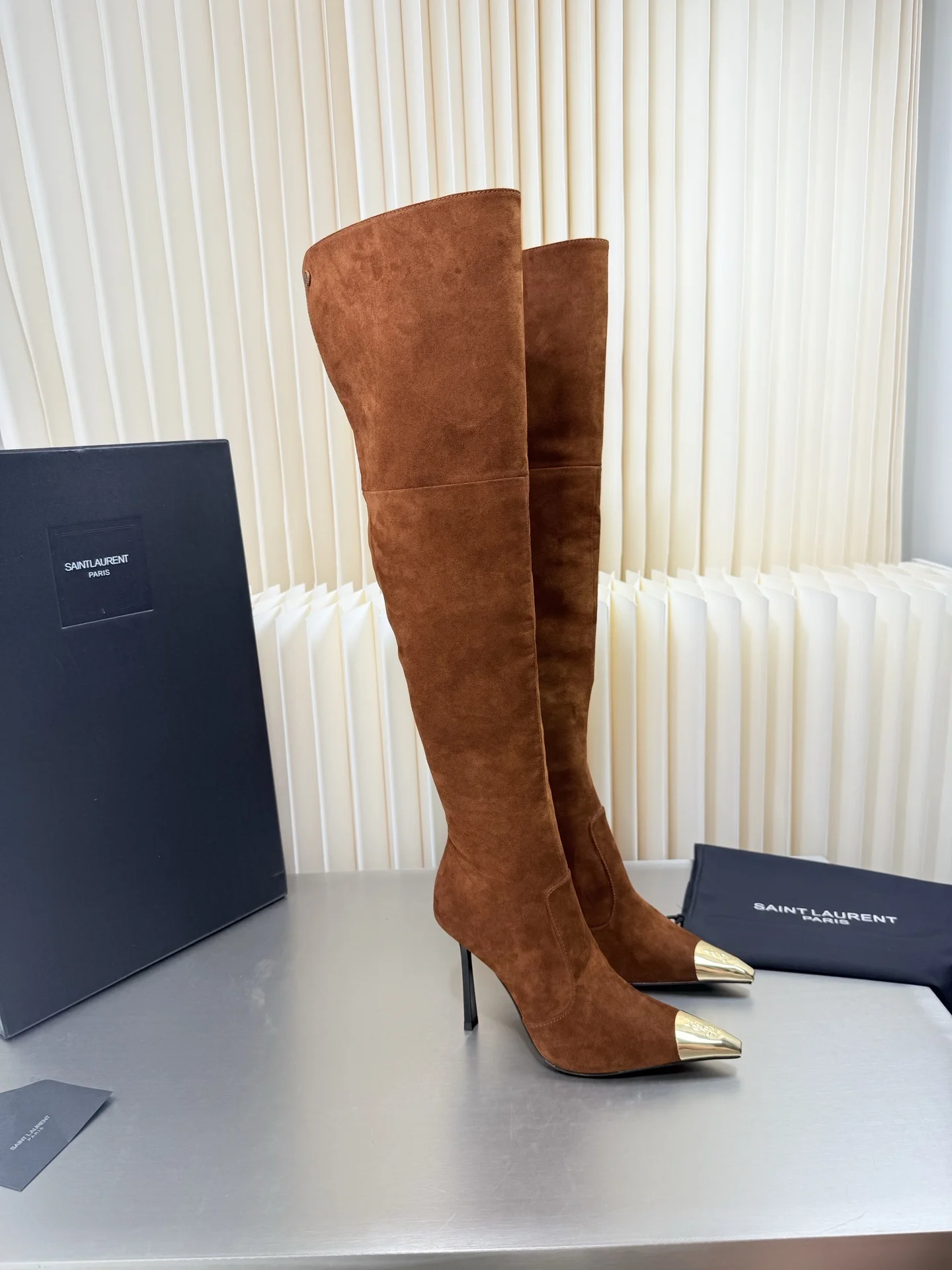 Сапоги Saint Laurent новинка - миниатюра 3