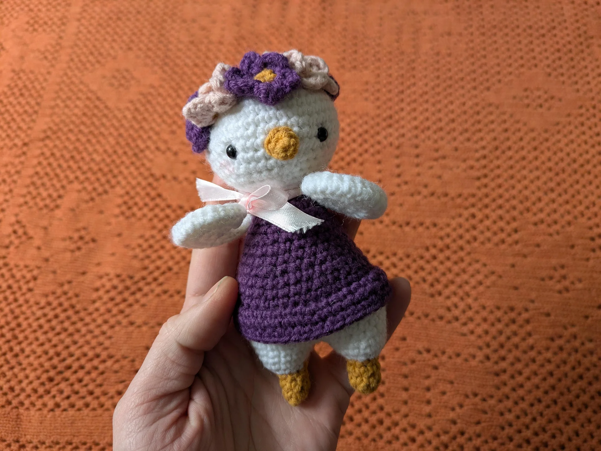 Игрушка Амигуруми Птичка в платье - изображение 1