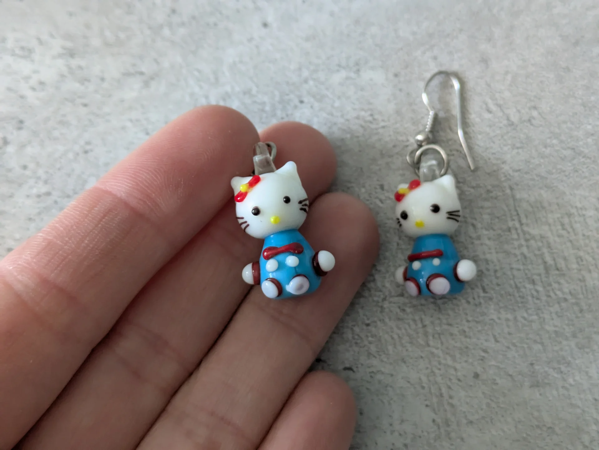 Серьги, стекло, Hello Kitty, новые - миниатюра 4