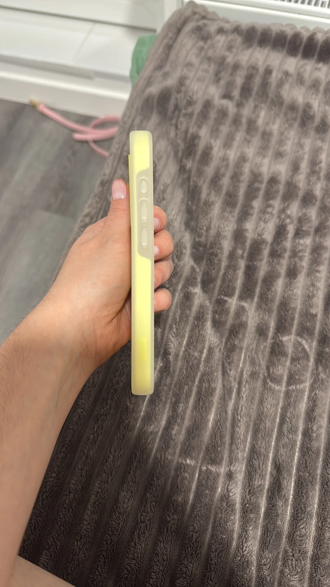 Чехол на iPhone 15 Pro Желтый - миниатюра 3