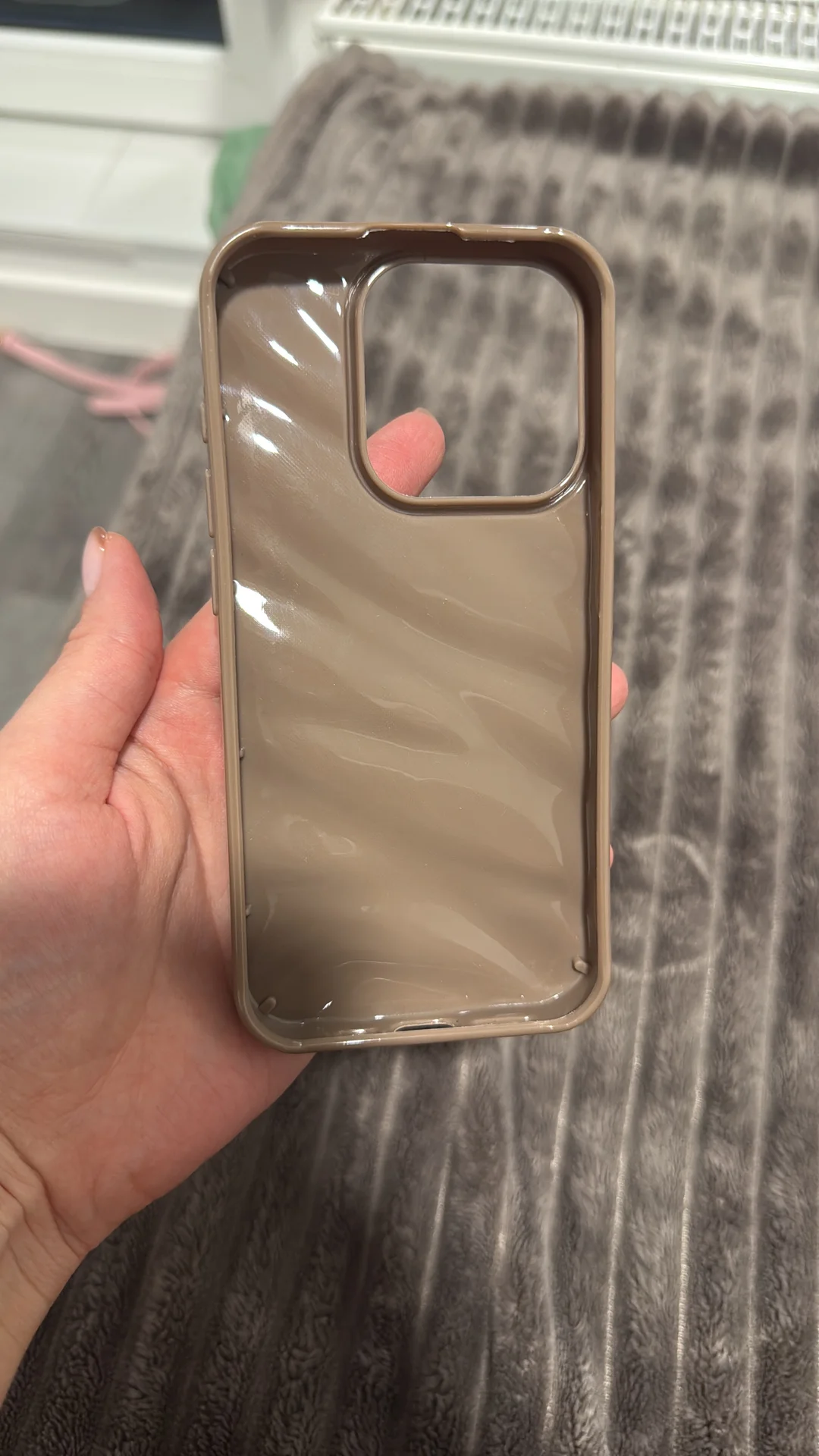 Чехол на iPhone 15 Pro Коричневый - миниатюра 2