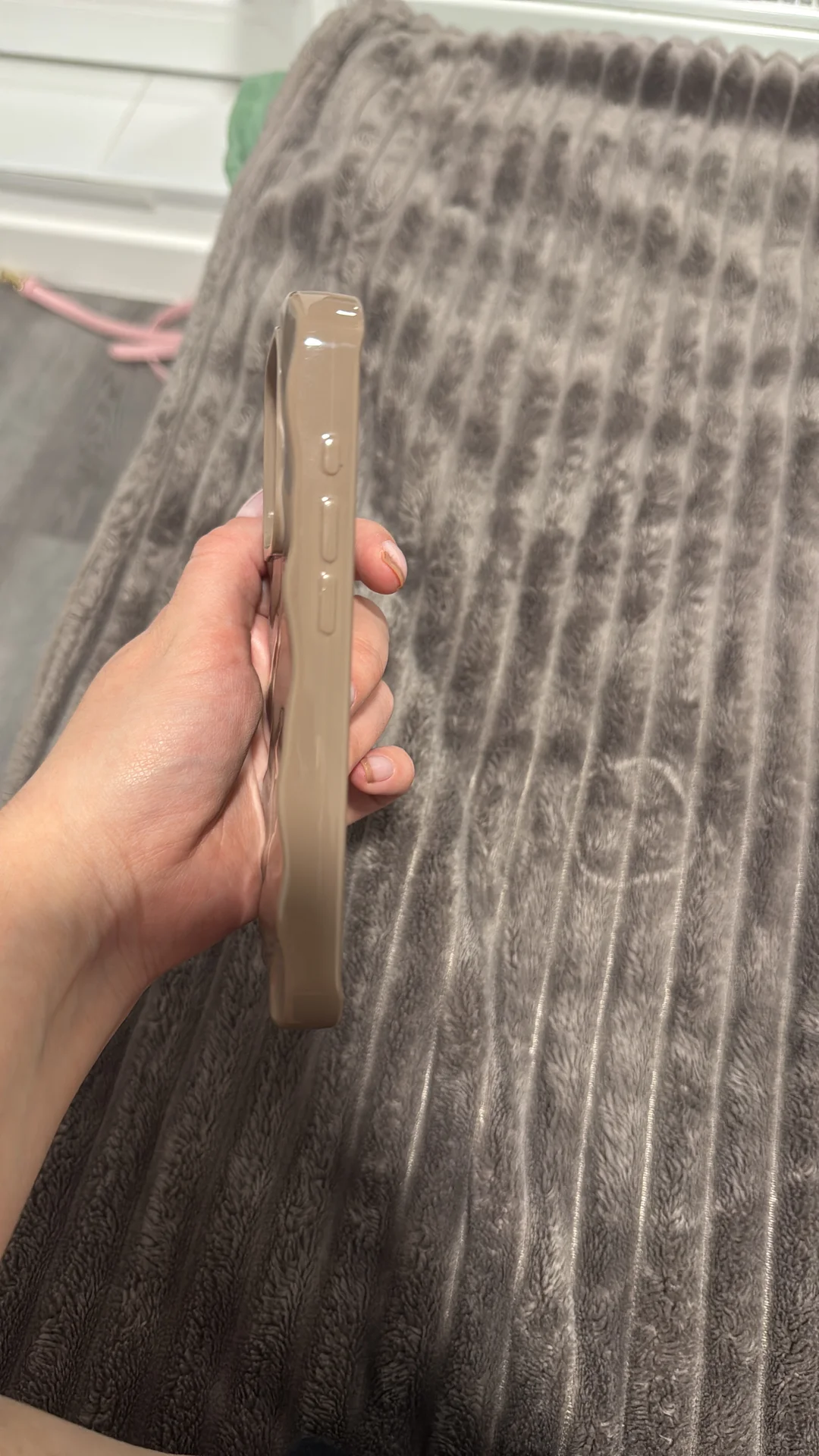 Чехол на iPhone 15 Pro Коричневый - миниатюра 3