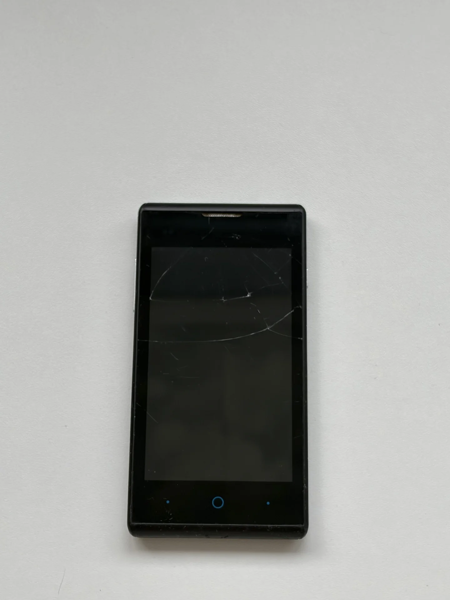 Телефон ZTE V815W (черный) / На запчасти или ремон - изображение 1