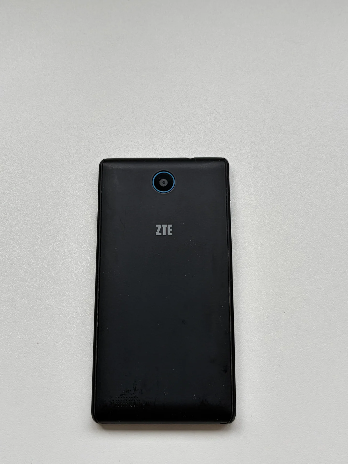 Телефон ZTE V815W (черный) / На запчасти или ремон - миниатюра 2