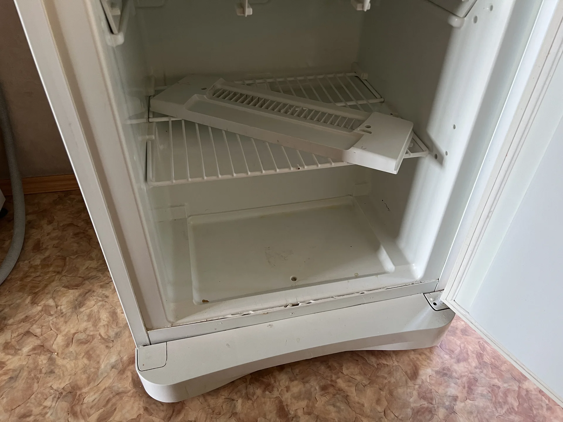 холодильник INDESIT РАБОЧИЙ - миниатюра 4