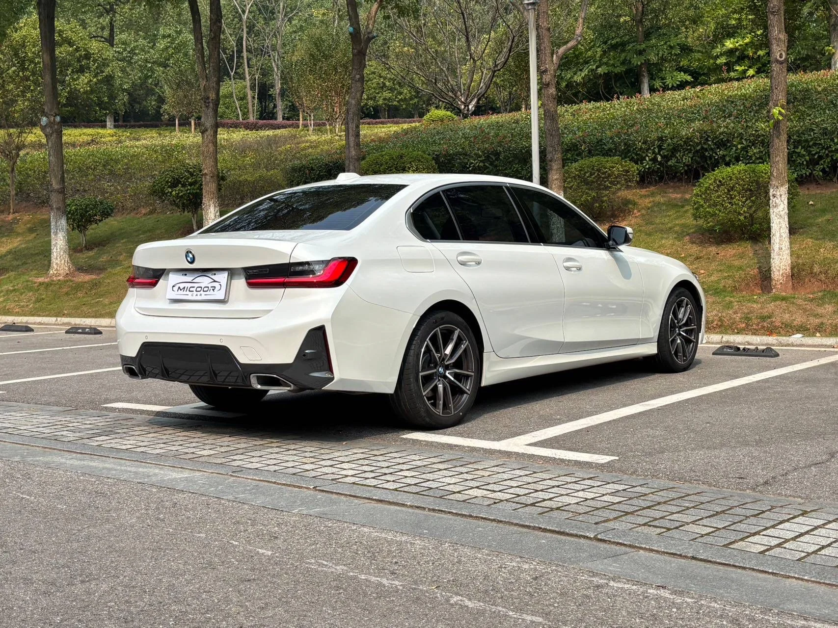 BMW 320Li M-sport - миниатюра 4